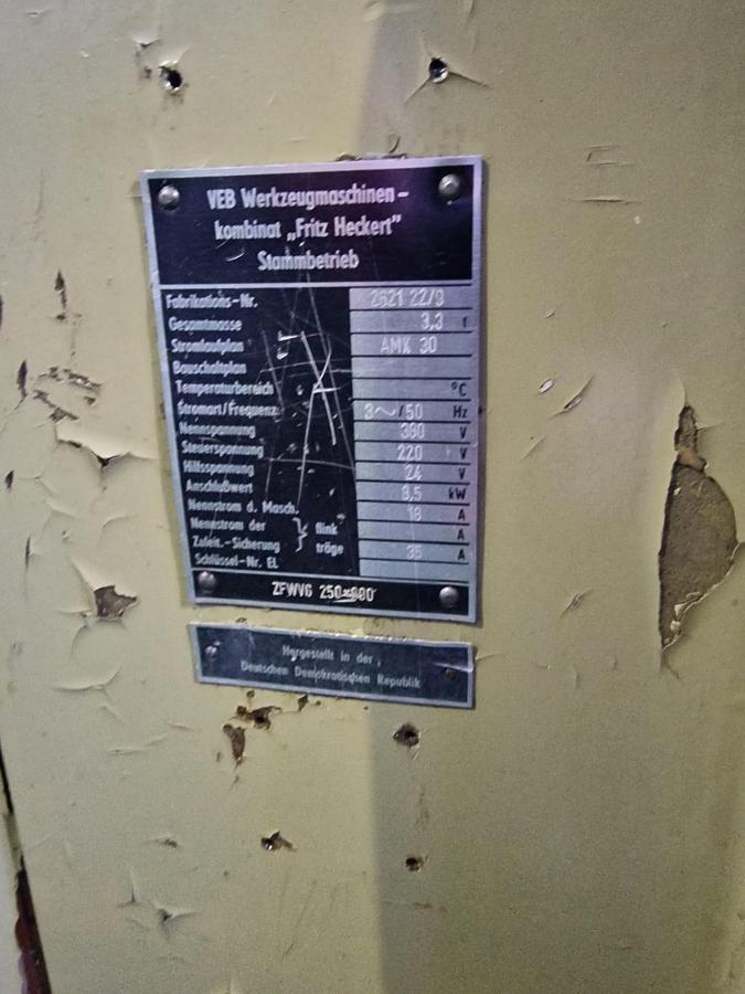 Usato Fresatrice per viti e filetti HECKERT ZFWVG 250x800