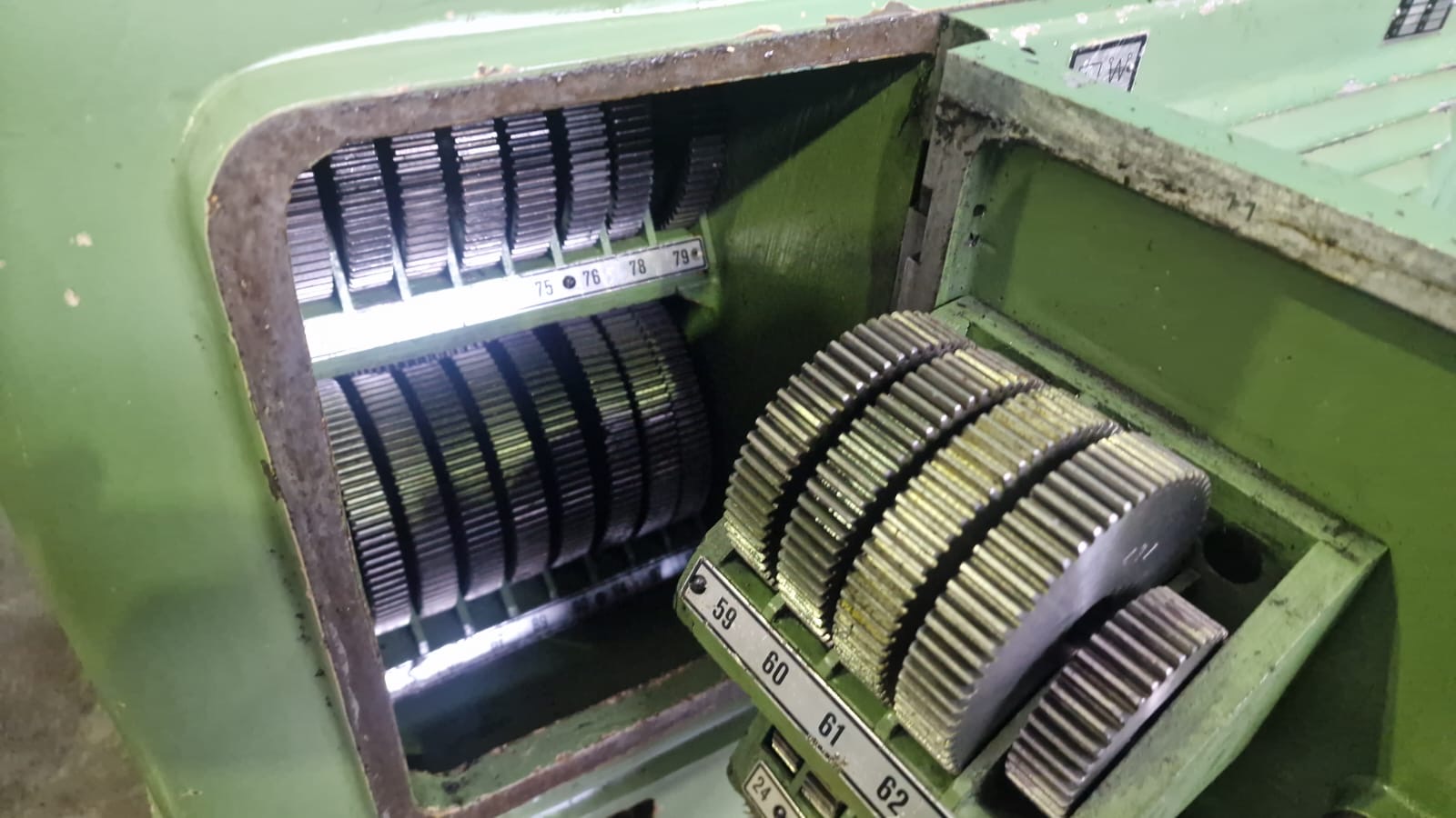 Usato Dentatrice a creatore PFAUTER P 250 S