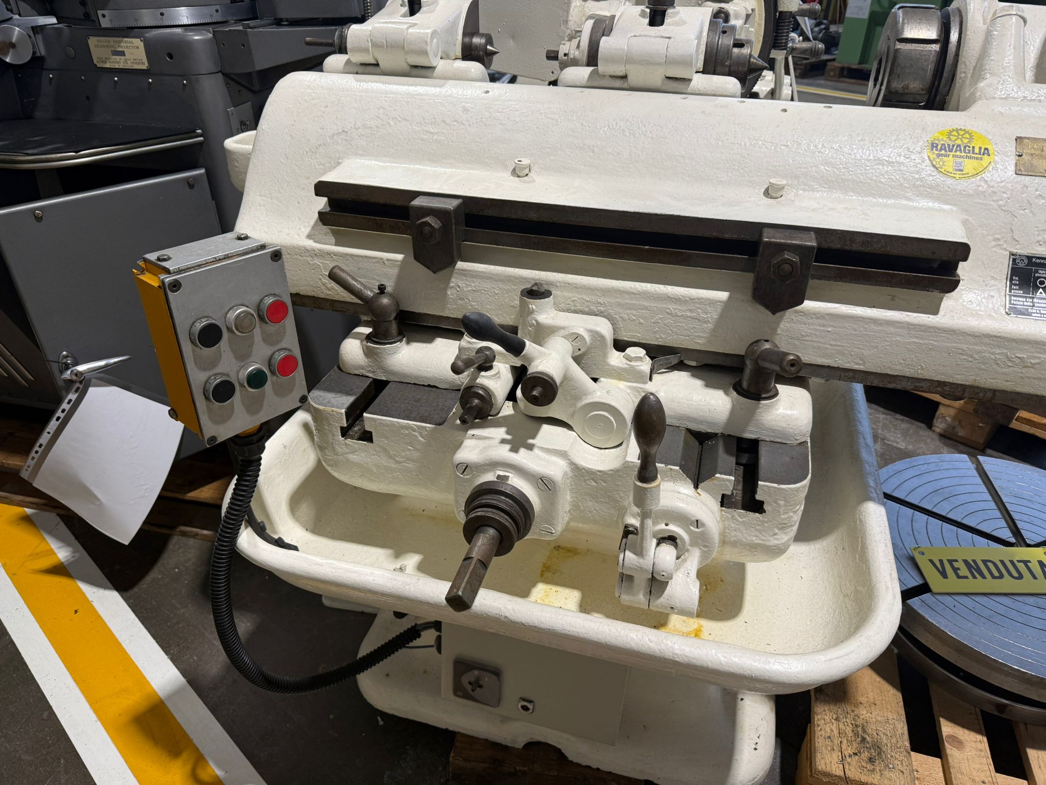 Usato Fresatrice per viti e filetti PFAUTER SF 1