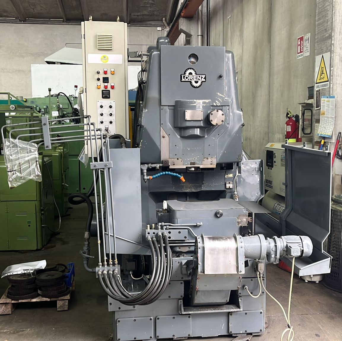 Usato Dentatrice a coltello LORENZ LS 400