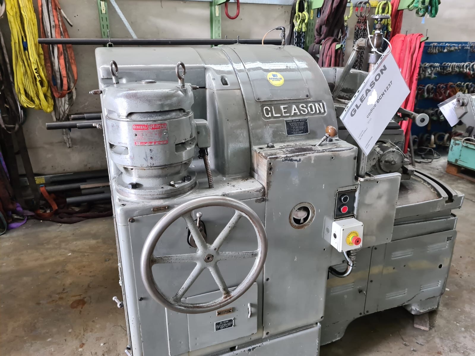 Usato Dentatrice conica per denti diritti GLEASON 12B