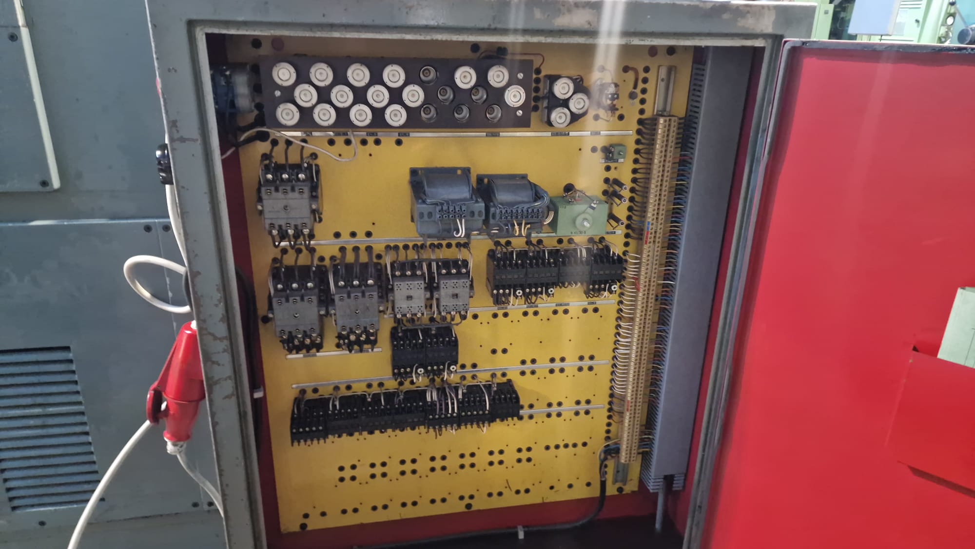 Usato Dentatrice a coltello LORENZ S8/630