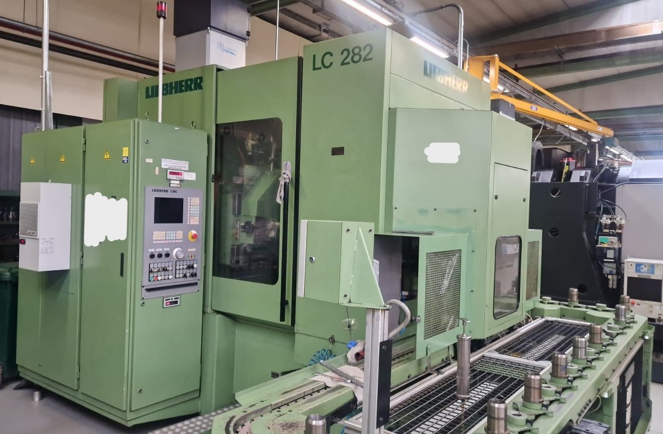 Usato Dentatrice a creatore LIEBHERR LC 282 CNC