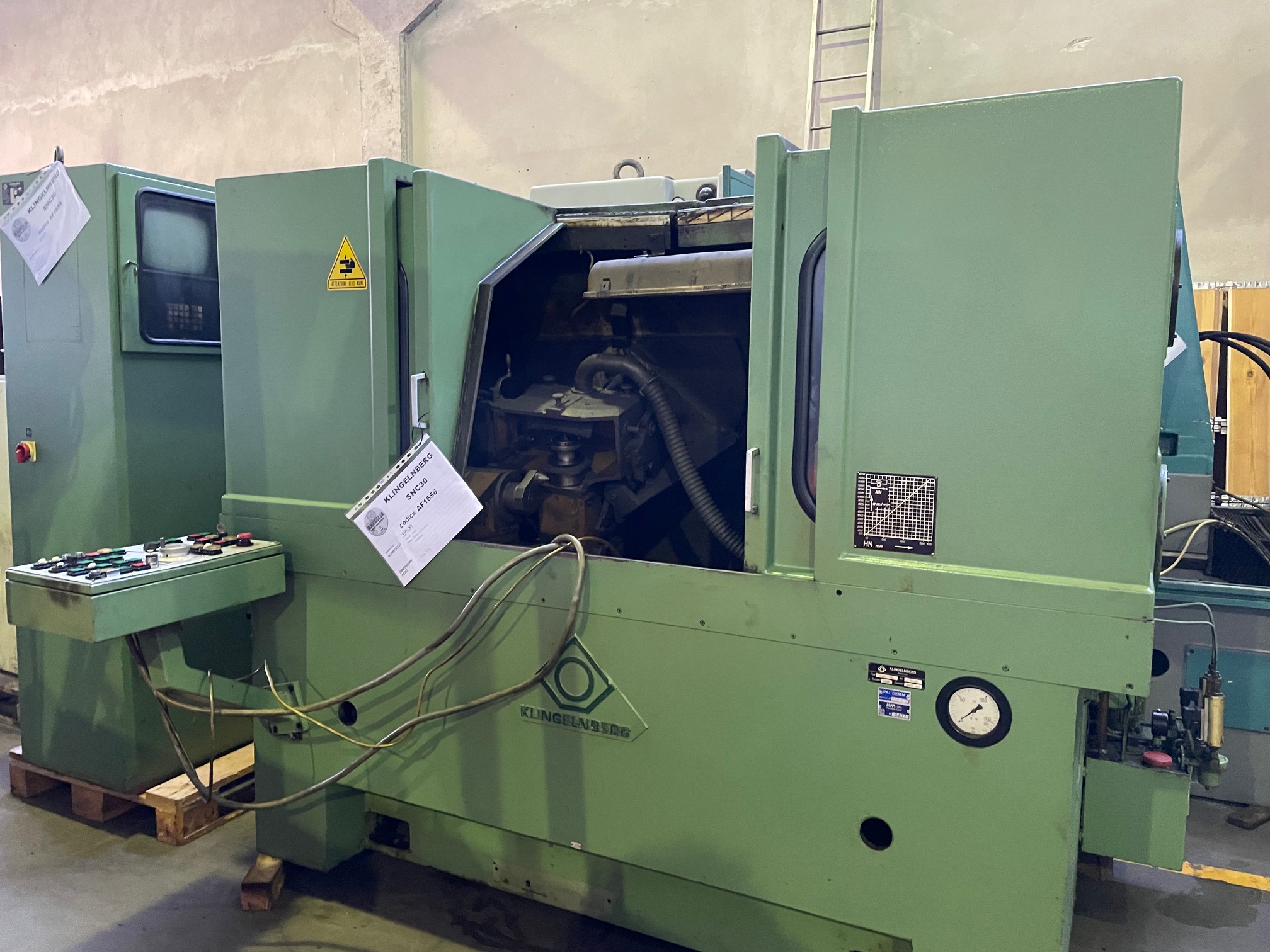 Usato Affilatrice per creatori KLINGELNBERG SNC 30