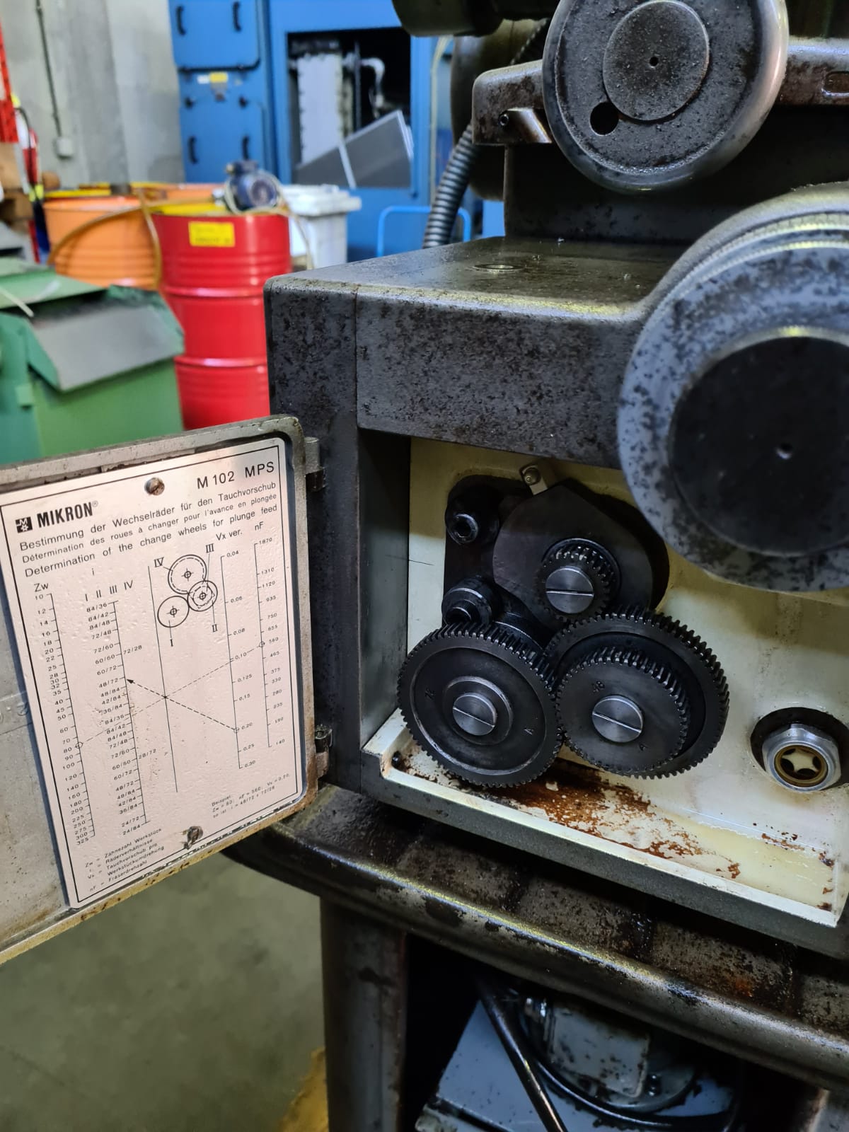 Usato Dentatrice a creatore verticale MIKRON 102.05 MPS