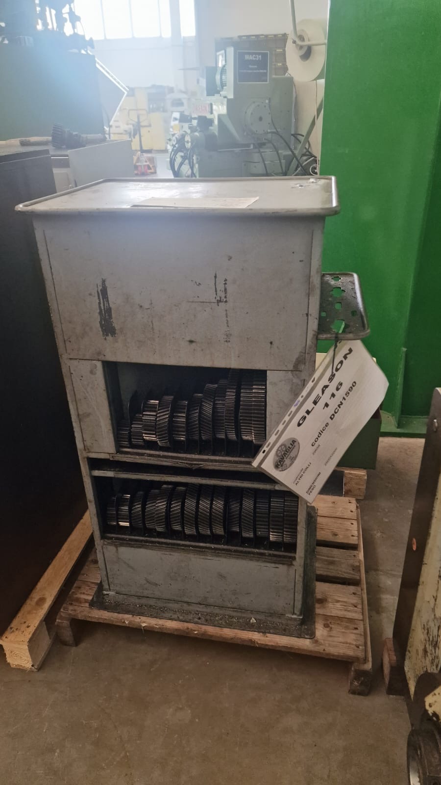 Usato Dentatrice per ingranaggi conici spiral GLEASON 116