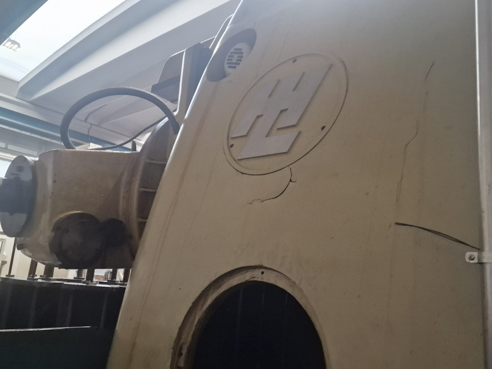 Usato Dentatrice a creatore LIEBHERR L 2200 - disponibile da Giugno 2024