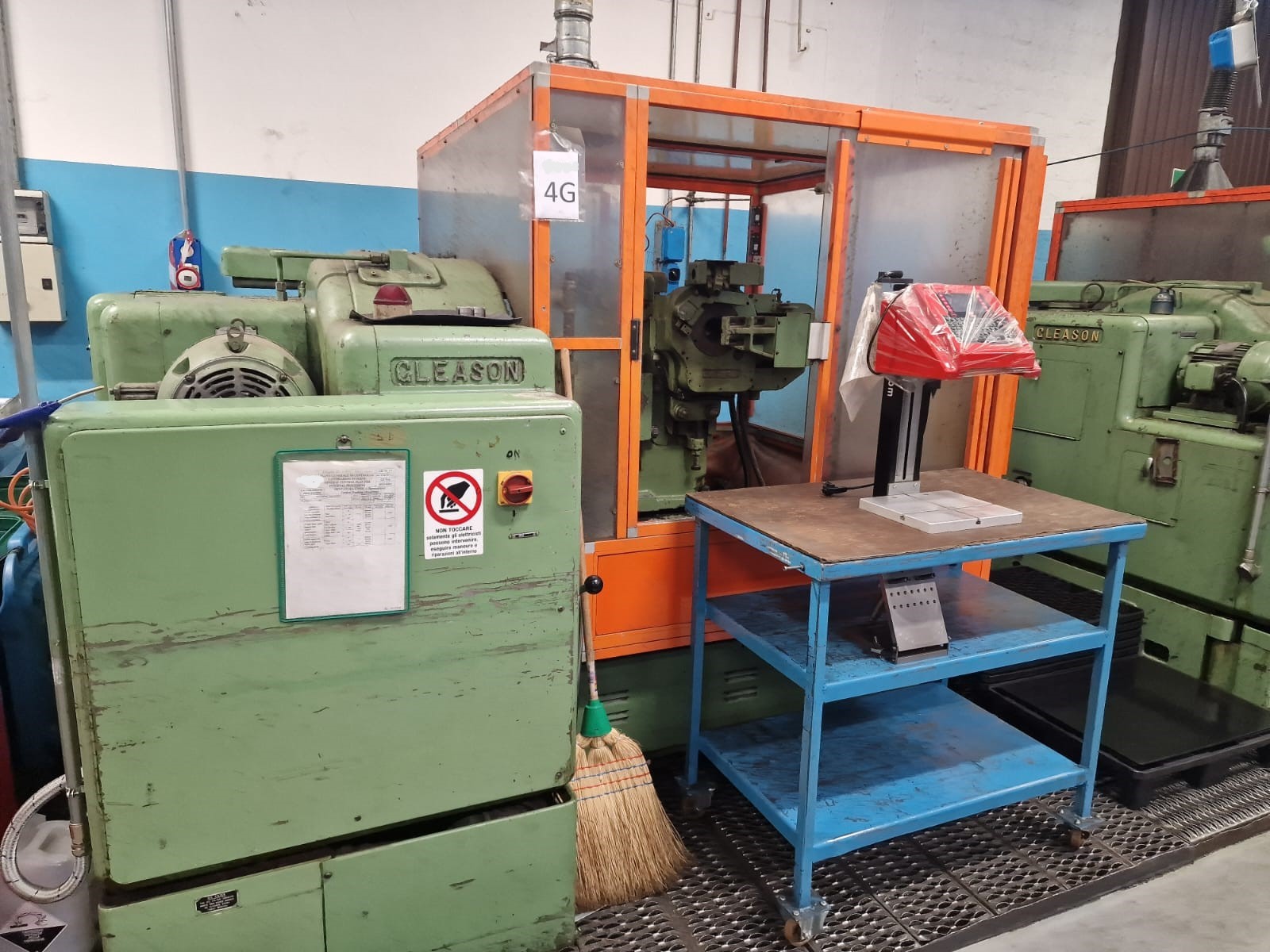 Usato Dentatrice per ingranaggi conici GLEASON 116 R