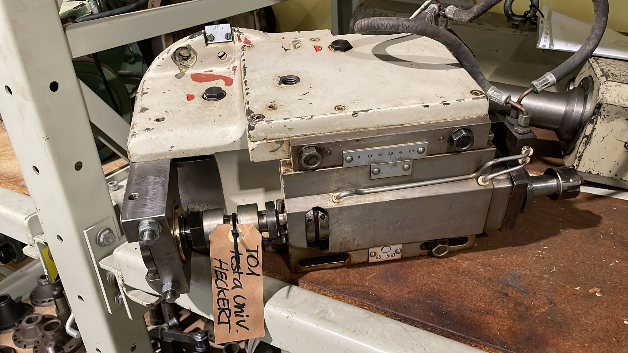 Usato Testa universale per fresatrici per viti e filetti HECKERT (Stock no. T01)