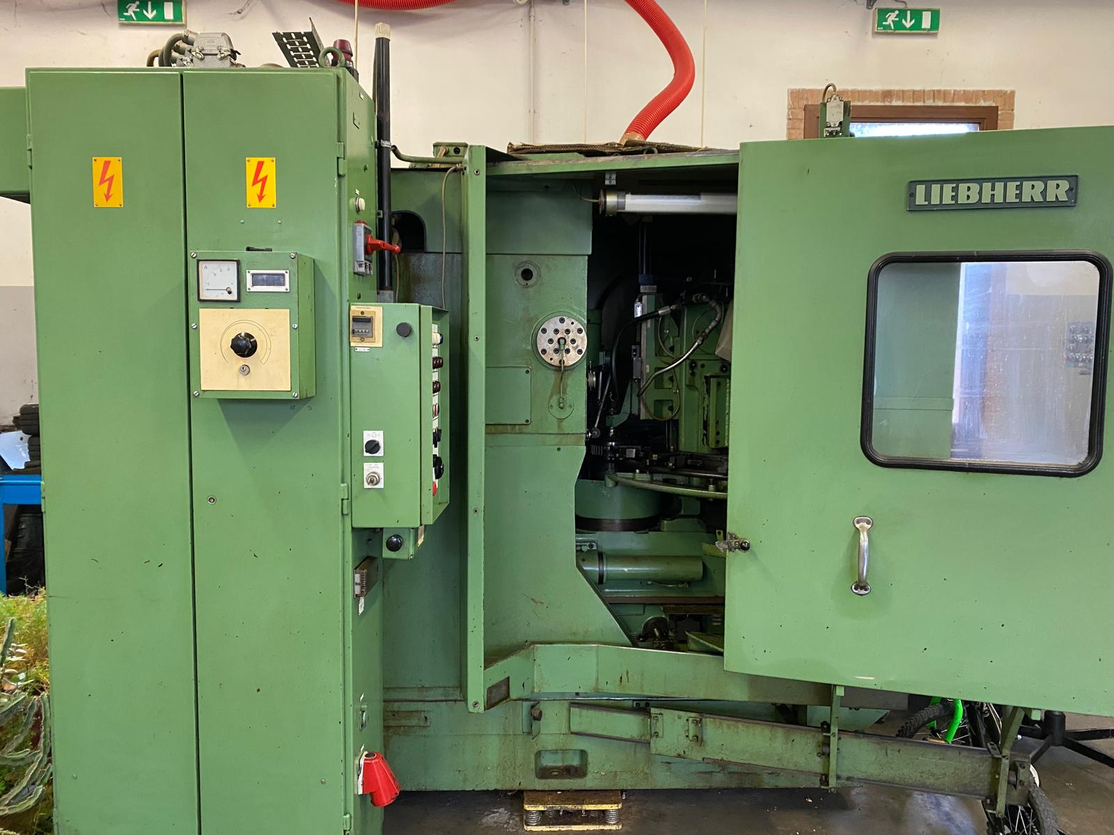 Usato Dentatrice a coltello LIEBHERR WS 1 