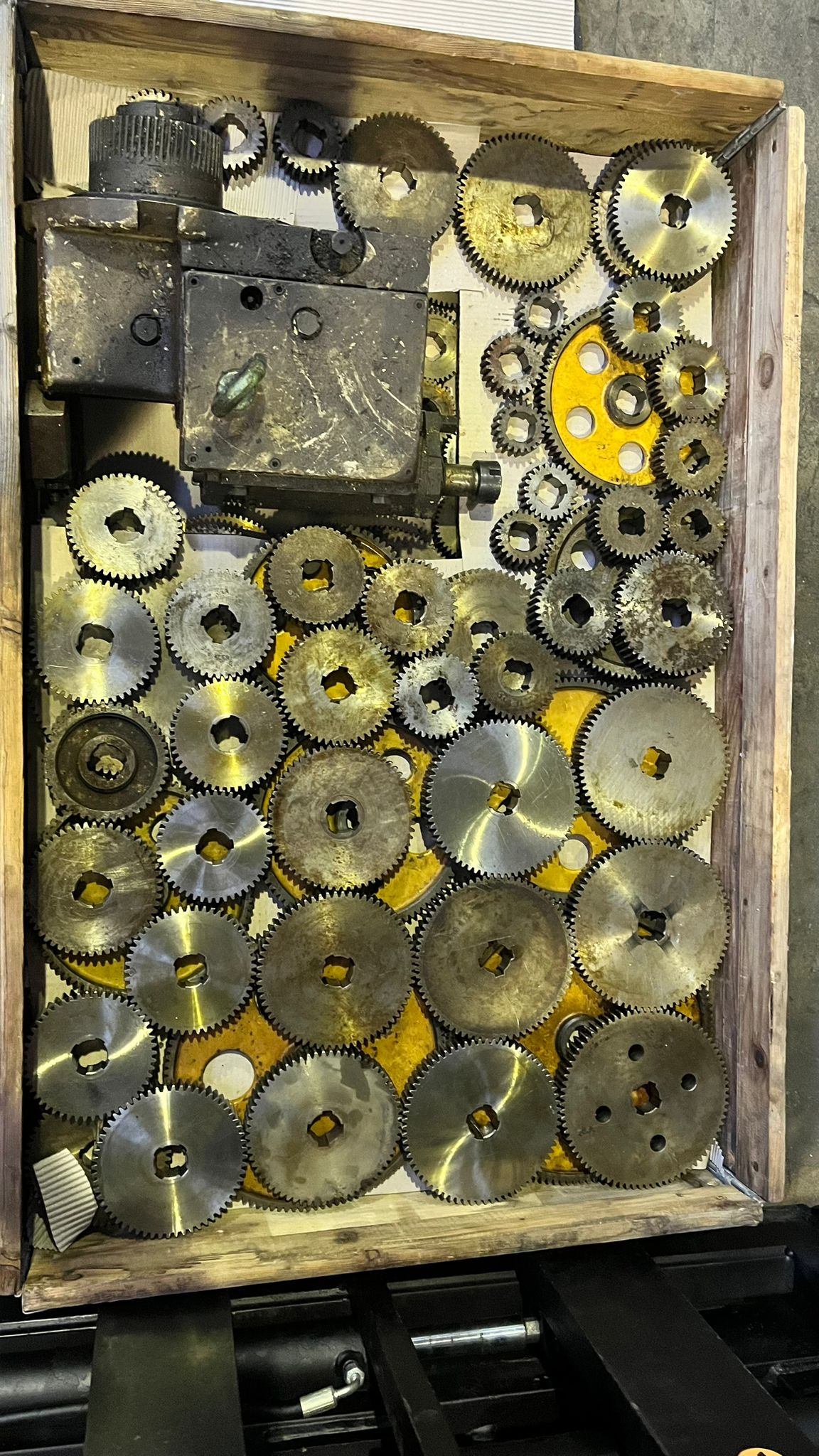 Usato Fresatrice per viti e filetti HECKERT ZFWVG 250x2000