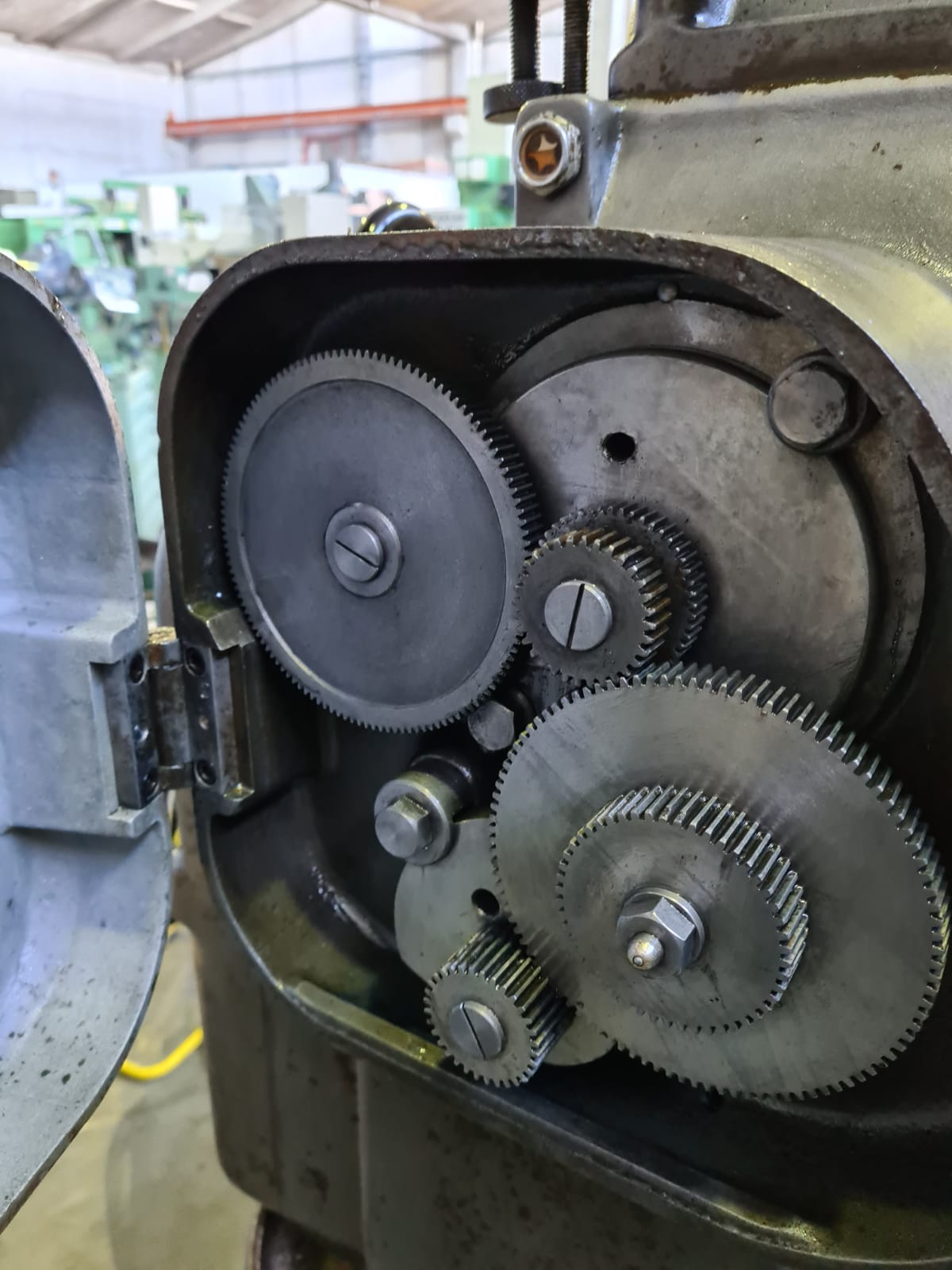 Usato Dentatrice a creatore verticale MIKRON 102.05 MPS