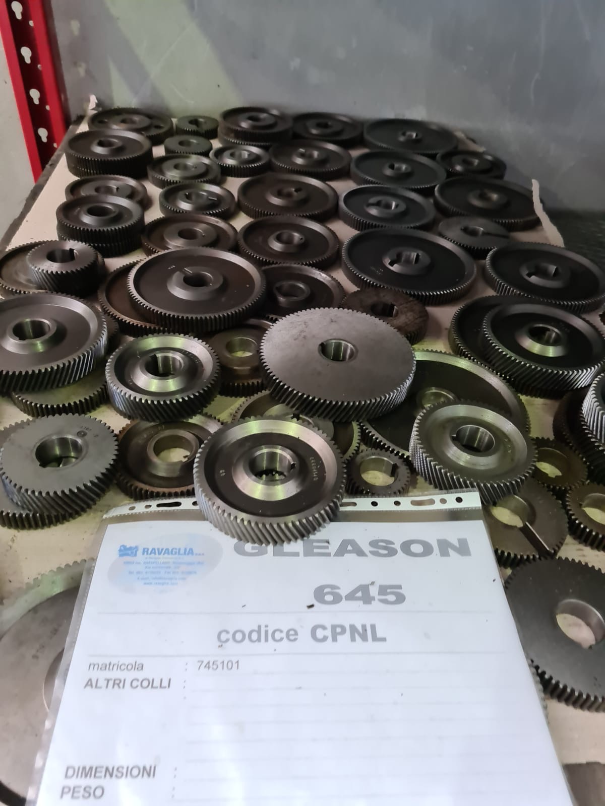 Usato Dentatrice per ingranaggi conici spiral GLEASON 645