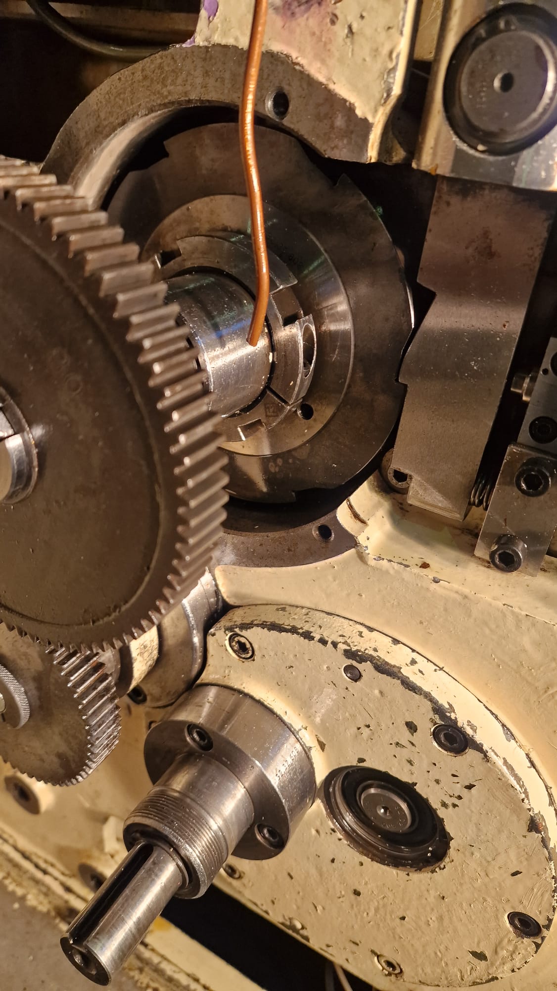 Usato Fresatrice per viti filetti e scanalati WANDERER GF 323