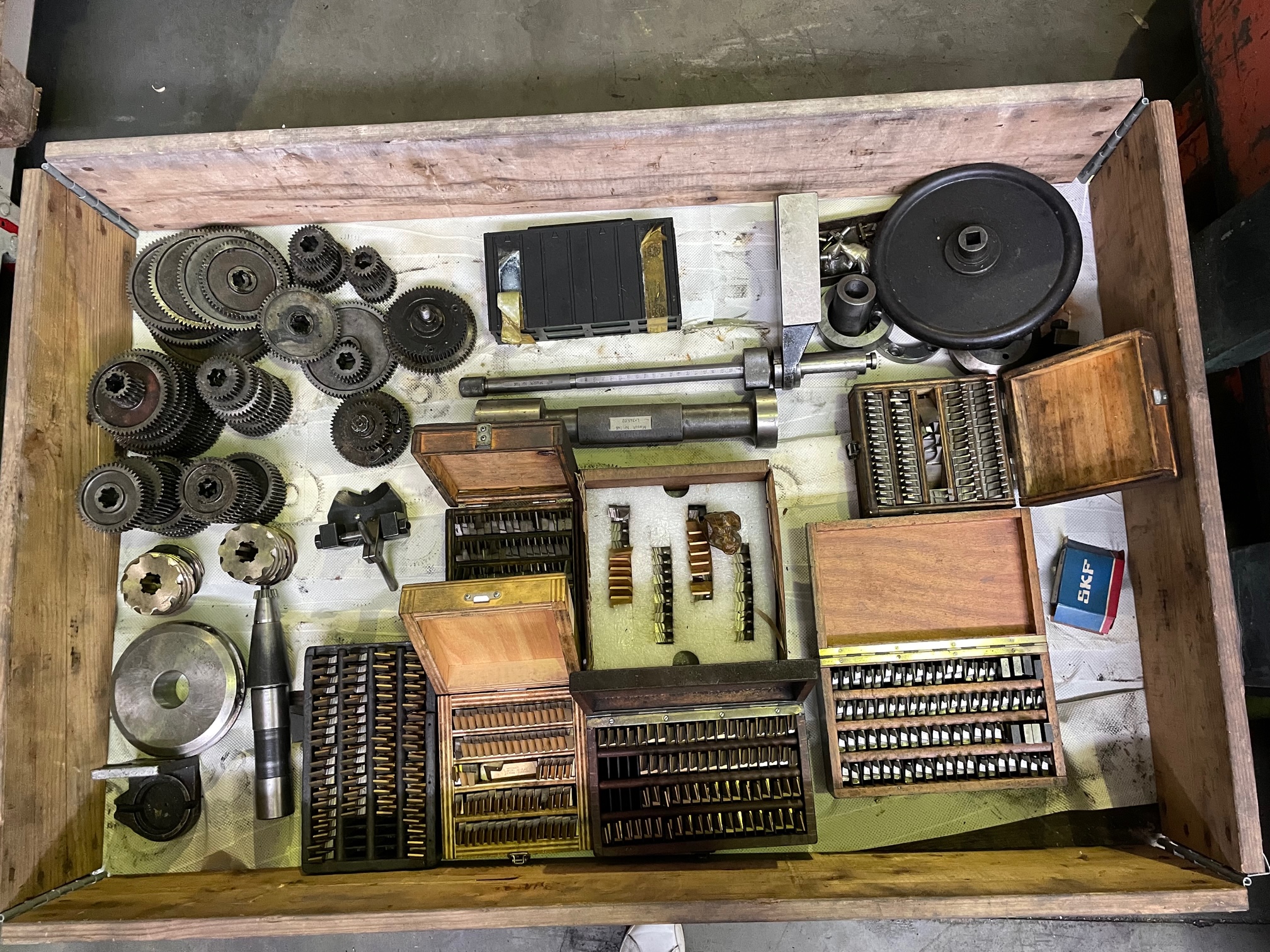 Usato Dentatrice per ingranaggi conici diritti KLINGELNBERG BF 201A  