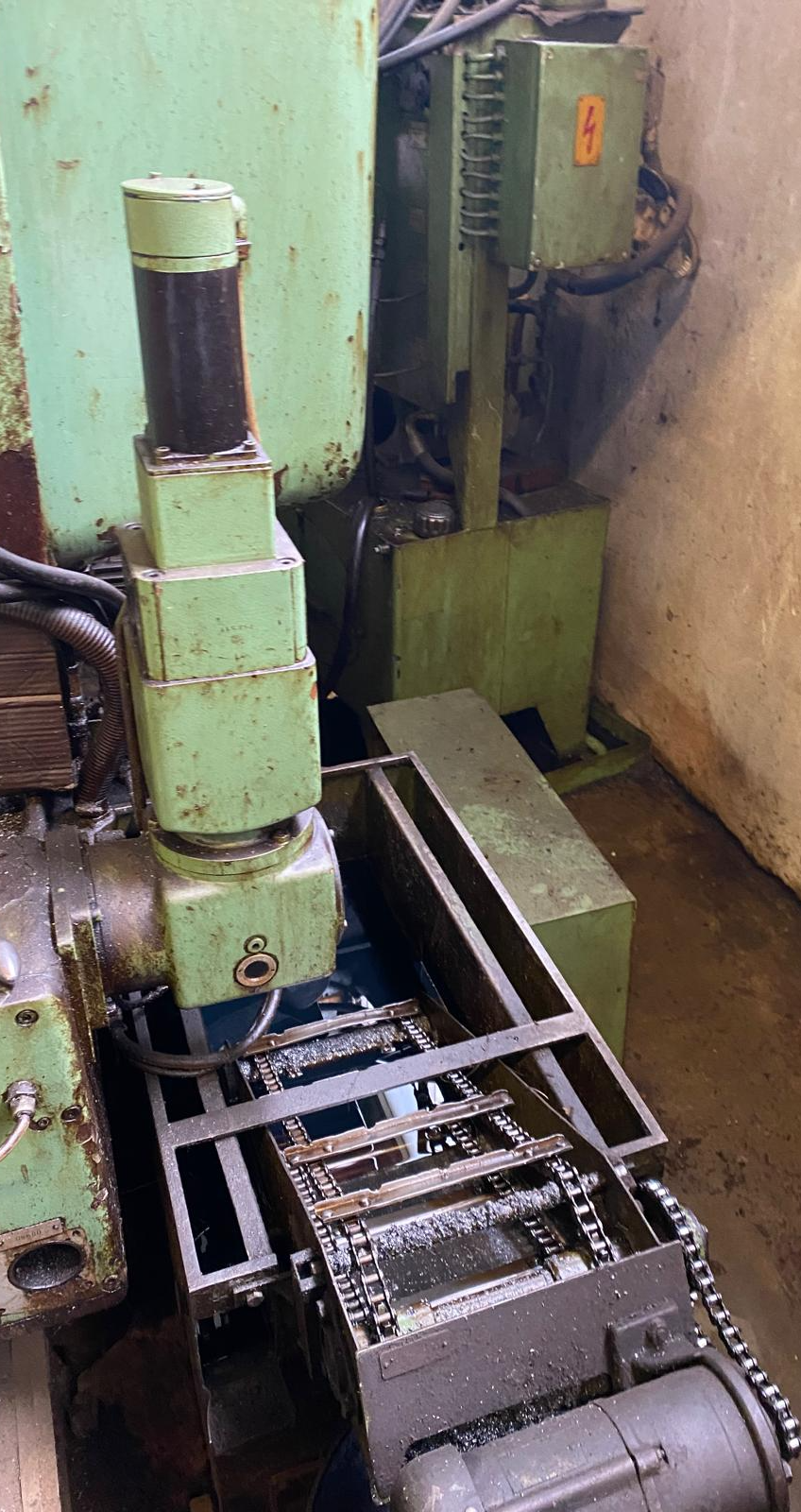 Usato Dentatrice a creatore PFAUTER P 251 HM