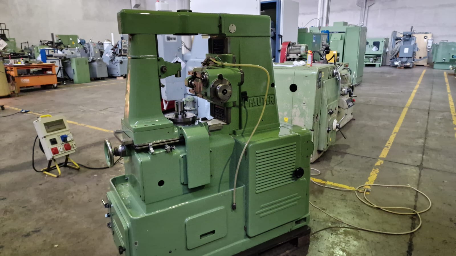 Usato Dentatrice a creatore PFAUTER P 250