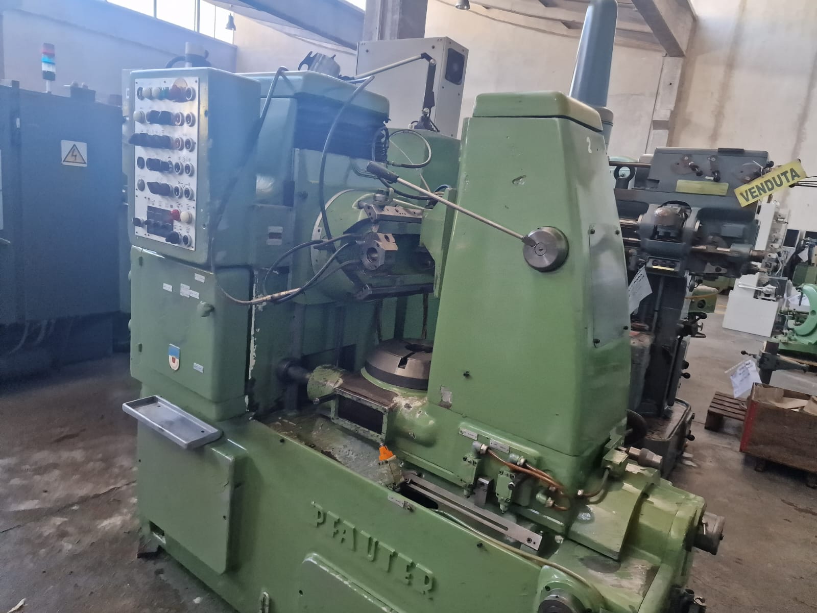 Usato Dentatrice a creatore PFAUTER P 251 HM