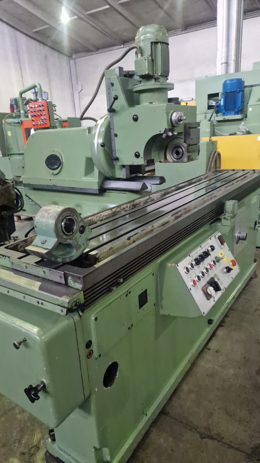 Usato Fresatrice per cremagliere DONAU KNAPP UZFM 300H