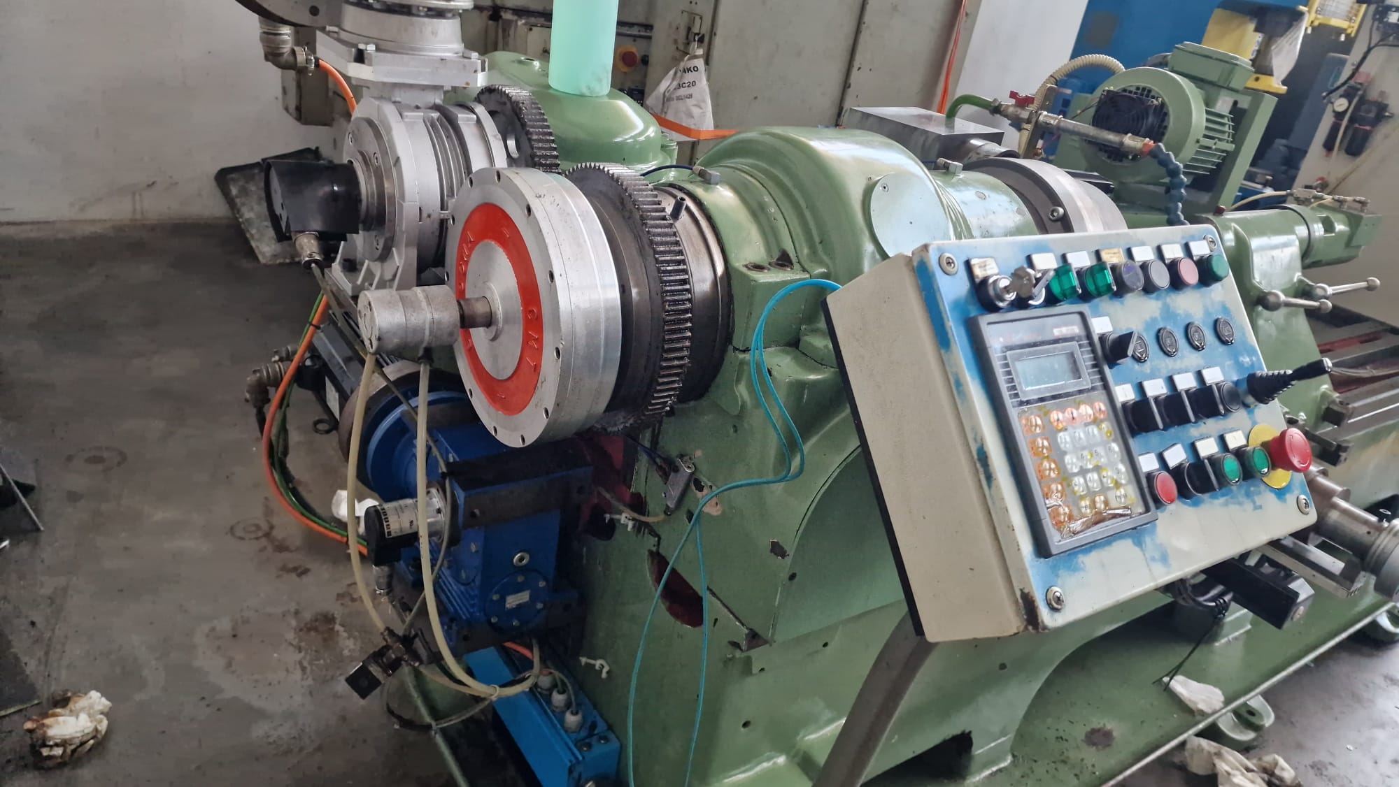 Usato Fresatrice per viti e filetti LEES BRADNER