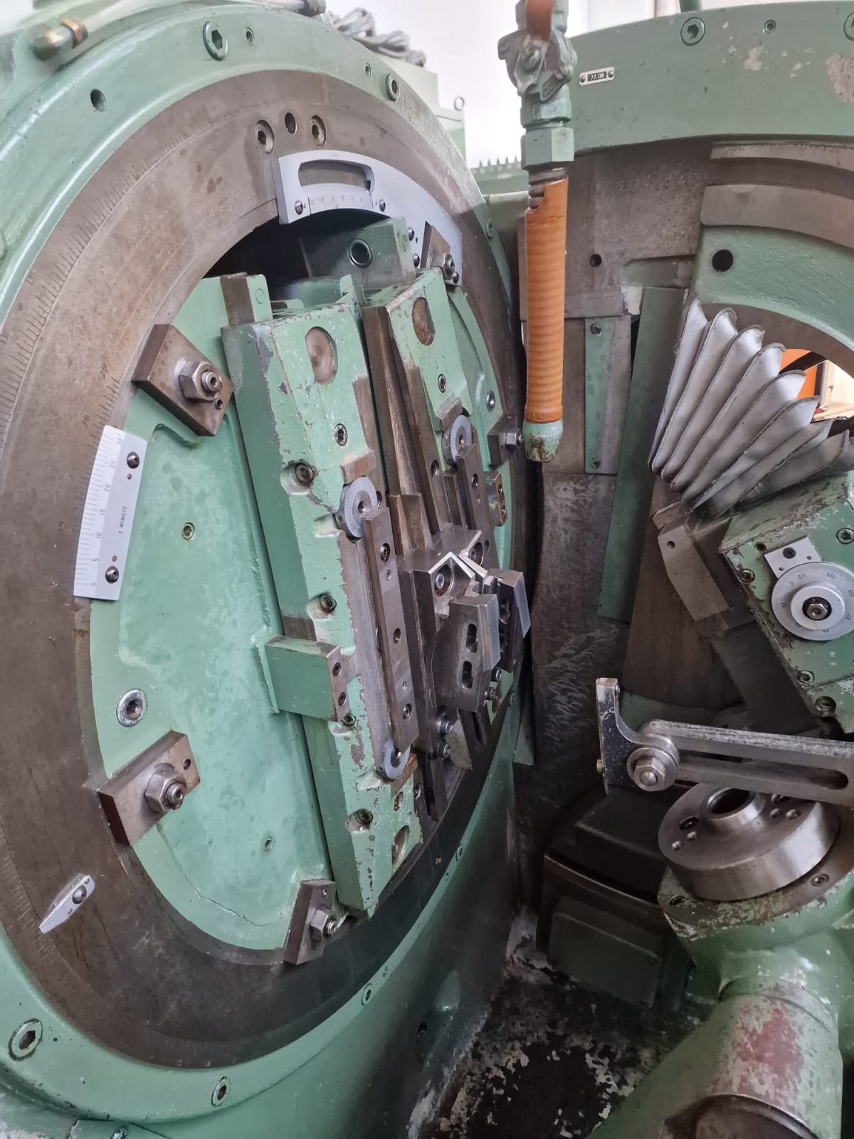 Usato Dentatrice per conici diritti GLEASON 710