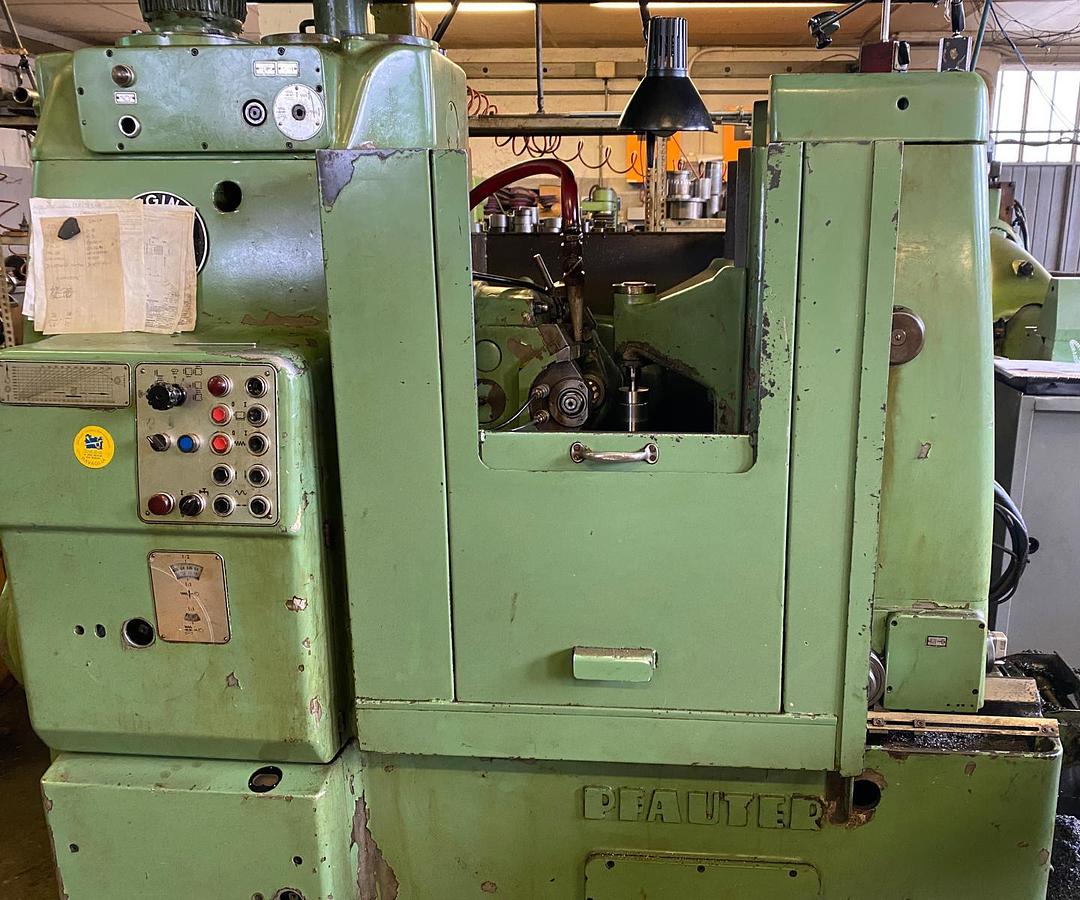 Usato Dentatrice a creatore PFAUTER P400