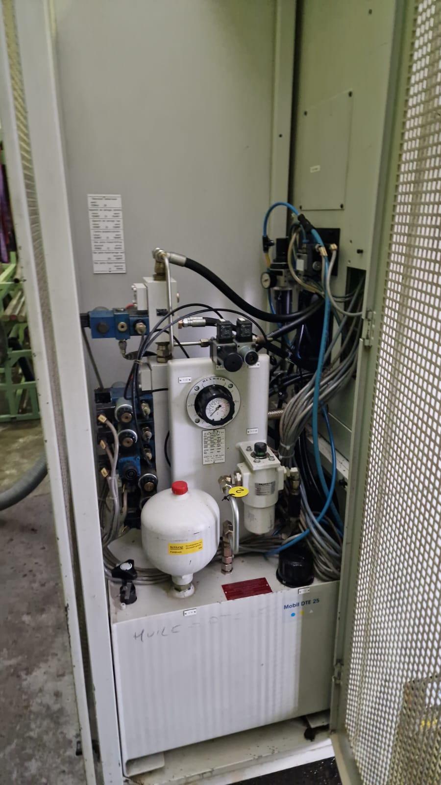 Usato Dentatrice a creatore PFAUTER MIKRON A 15 CNC