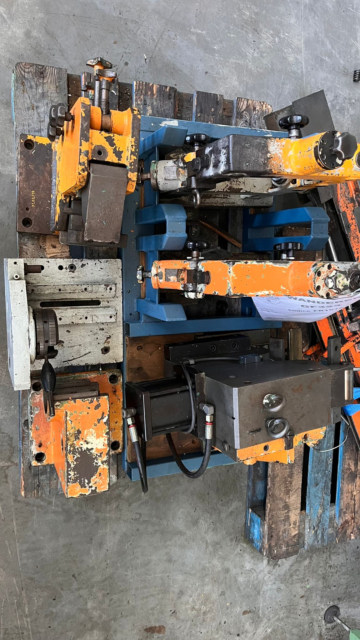 Usato Fresatrice per viti filetti e scanalati WANDERER GF 323 N