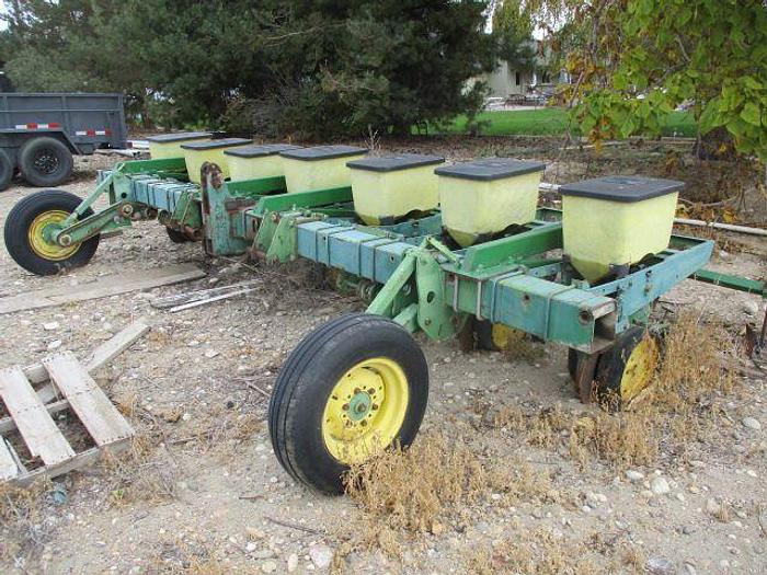 Used 7R30 John Deere 7100 Pick Planter