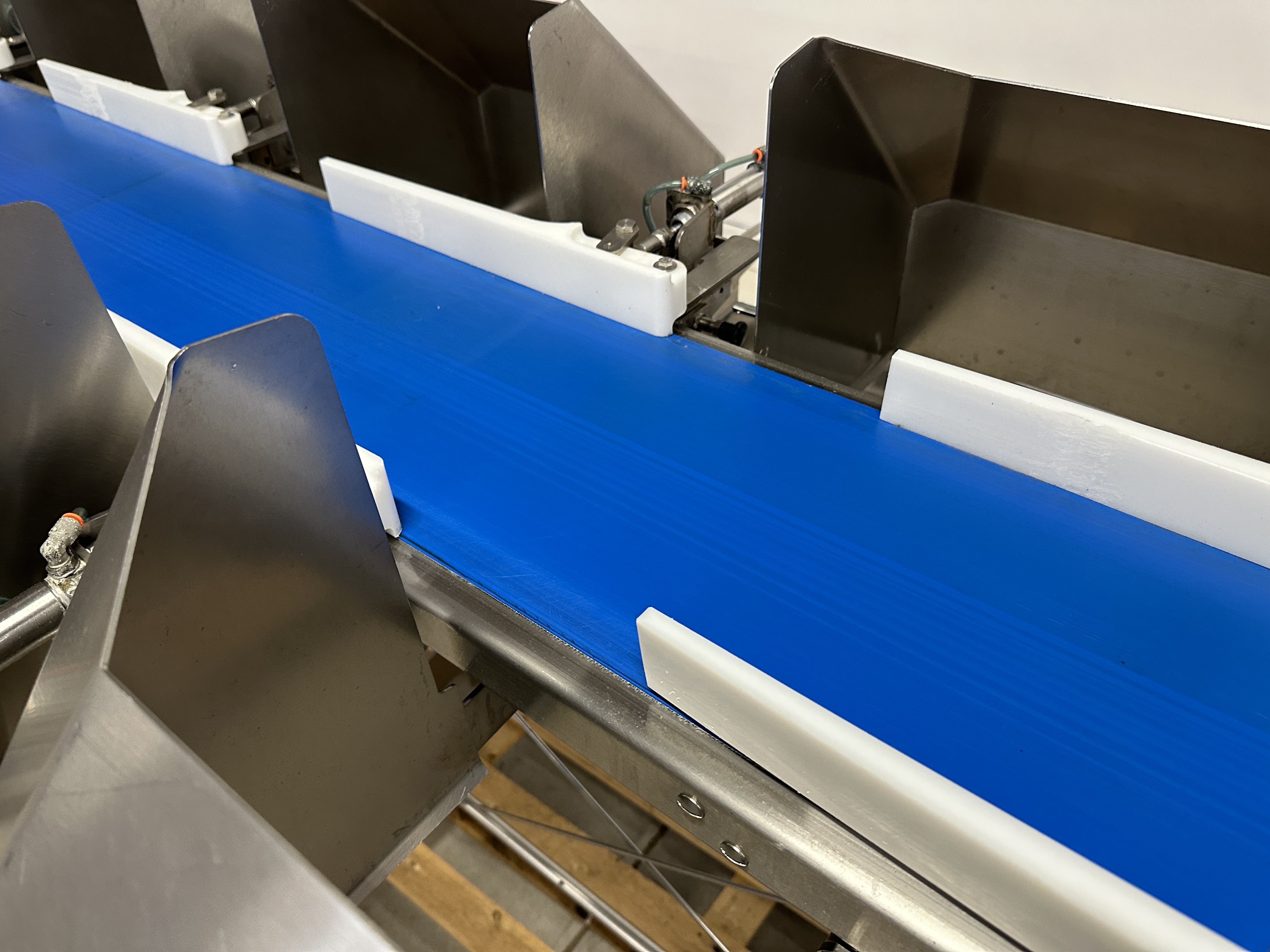 Used 2017 Scanvaegt  8 station grading line