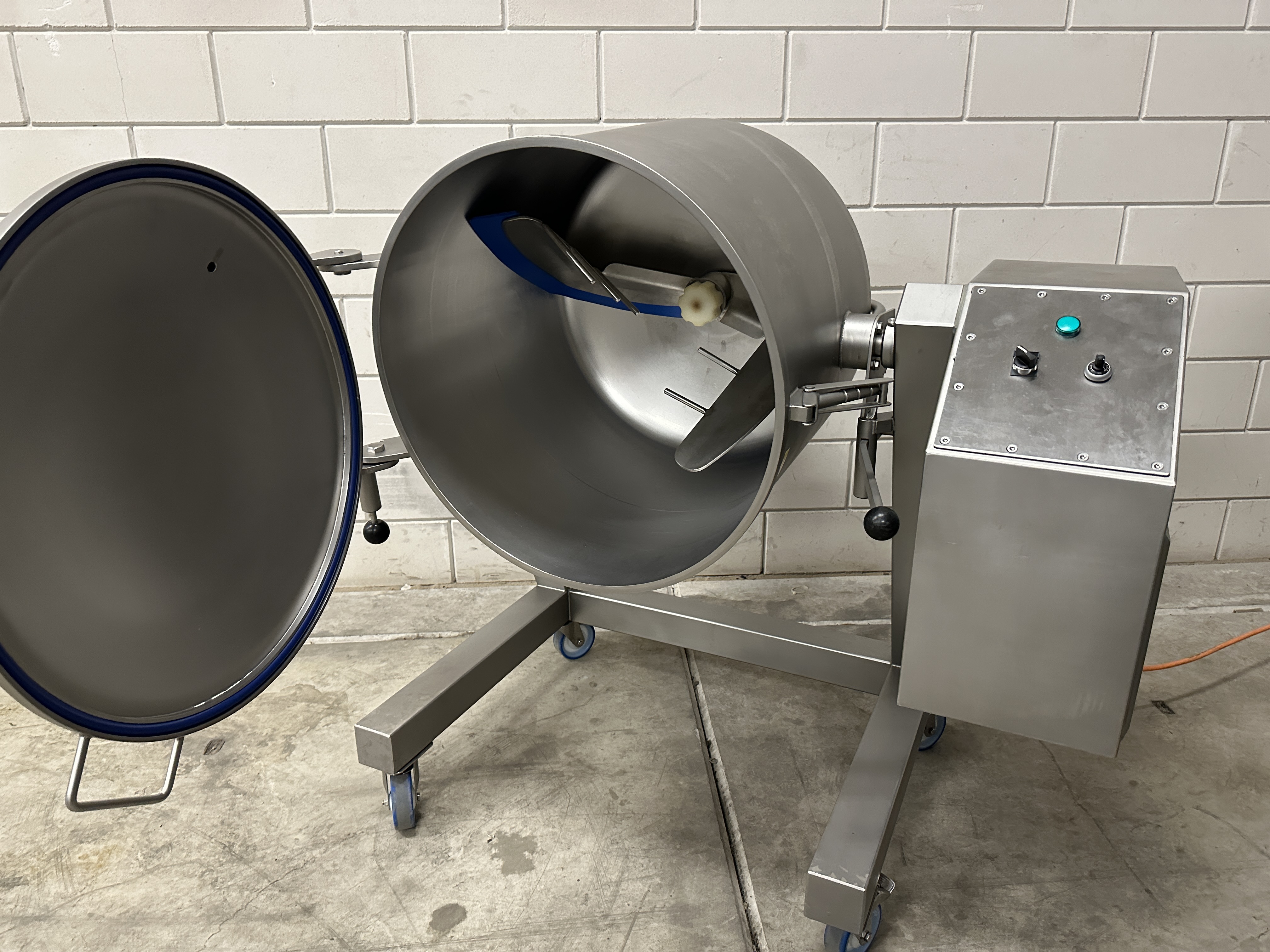 Refurbished Vakona Mixer 150 liter