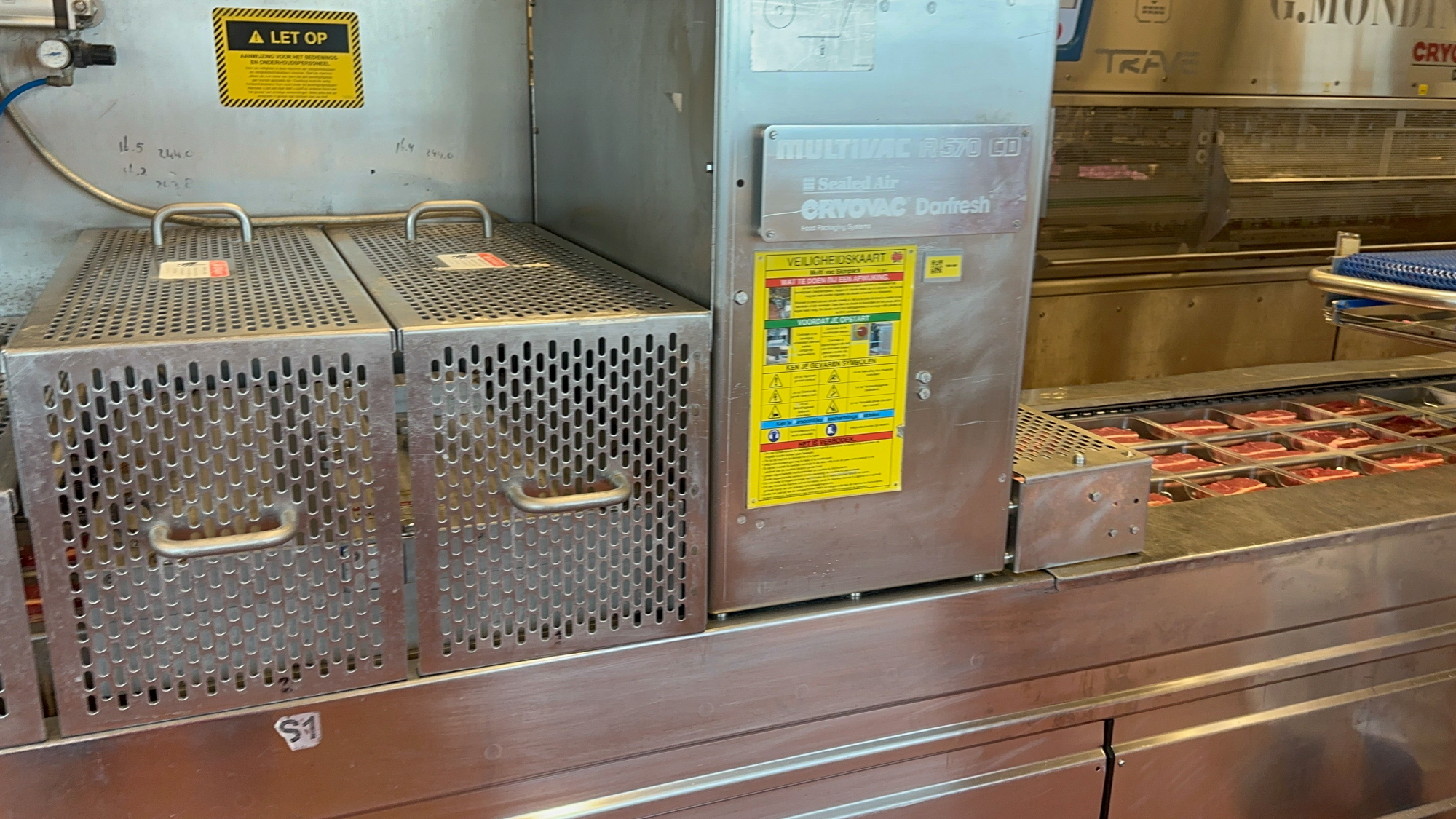 Used 2006 Multivac R570CD skin and MAP thermoformer