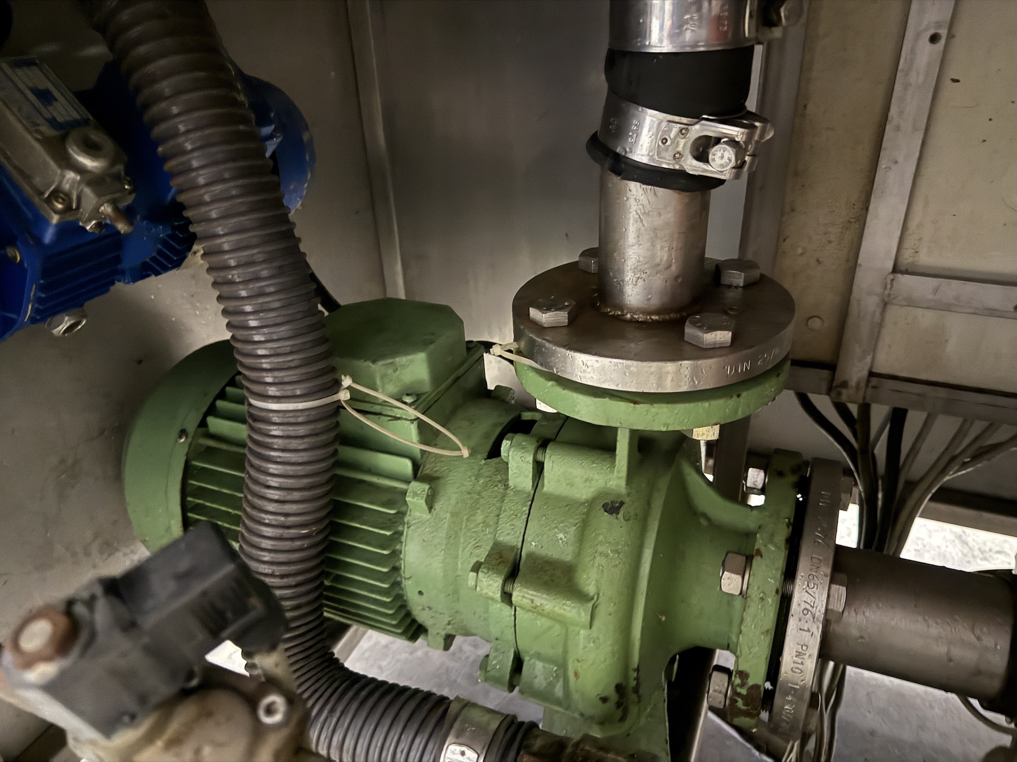 Used Unikon Crate washer compact with heating