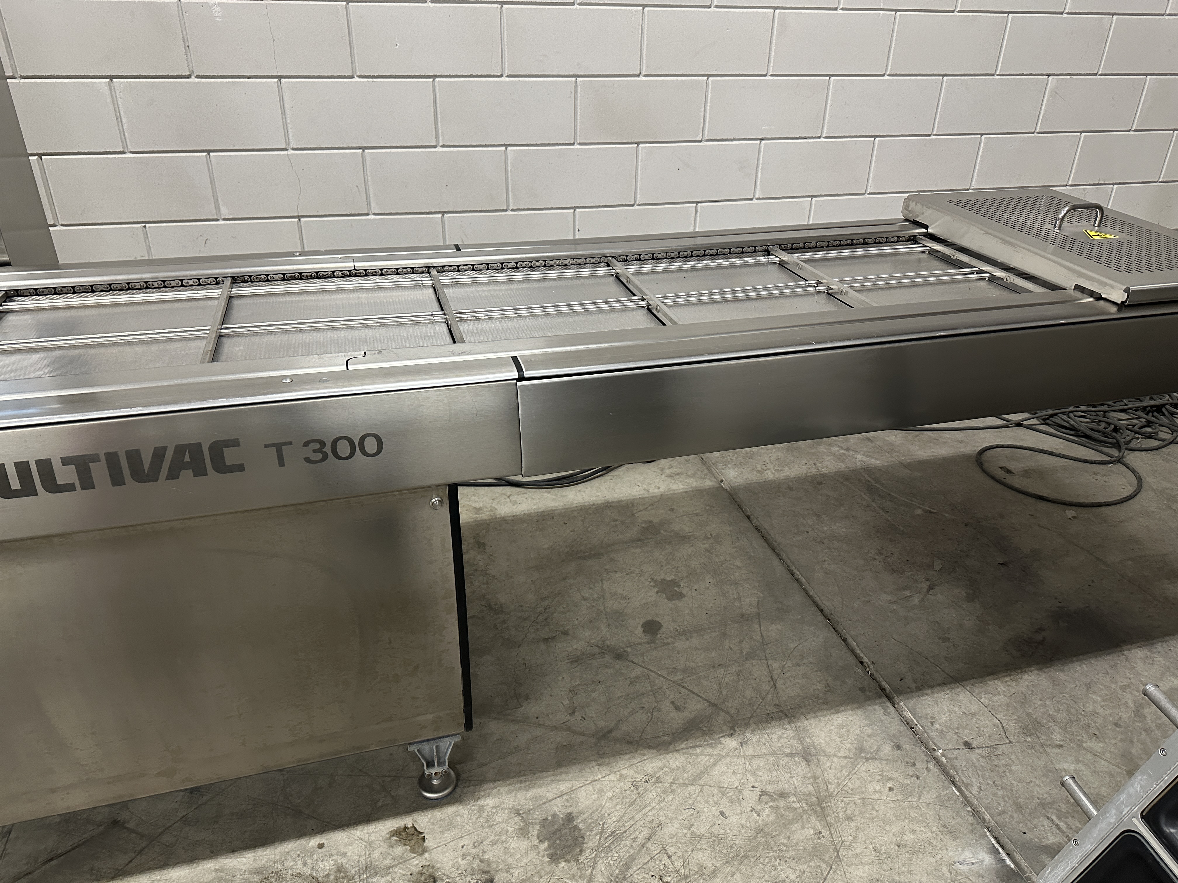 Used 2015 Multivac T300 with skin and MAP