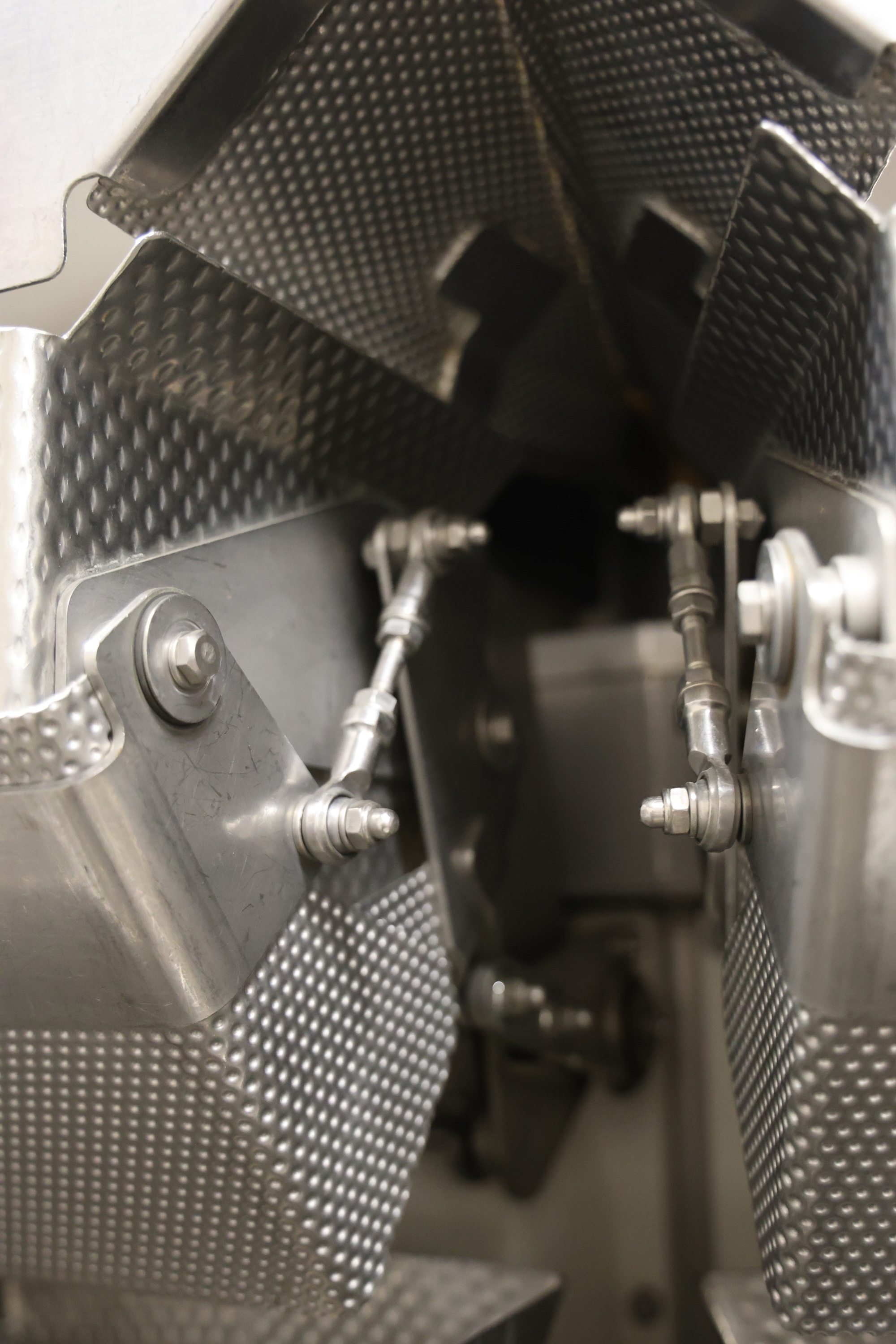 Used Yamato ADW-714-SWH multihead weigher