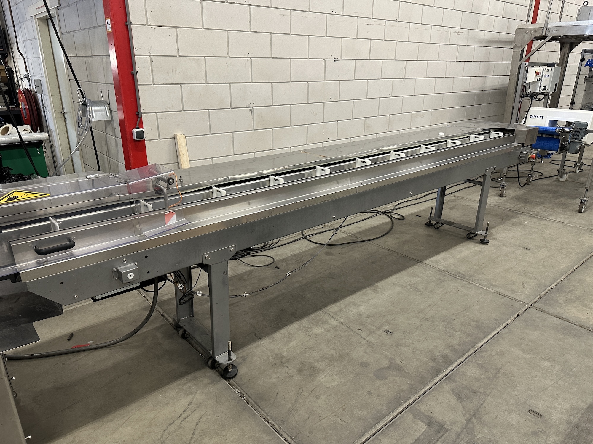 Used Ulma FR-305 flowpacking line