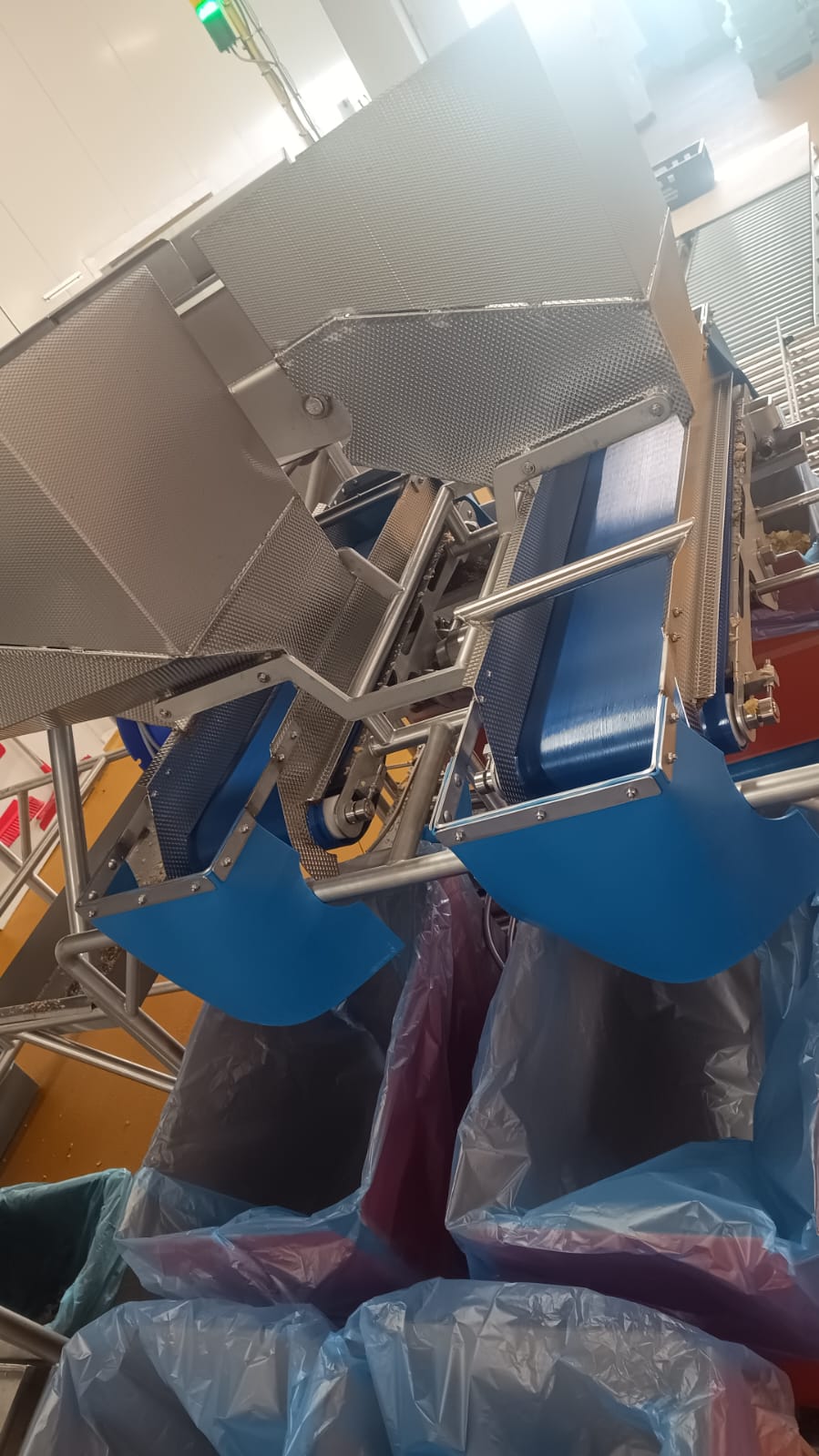 Used 2021 Lumacon automatic crate filling line