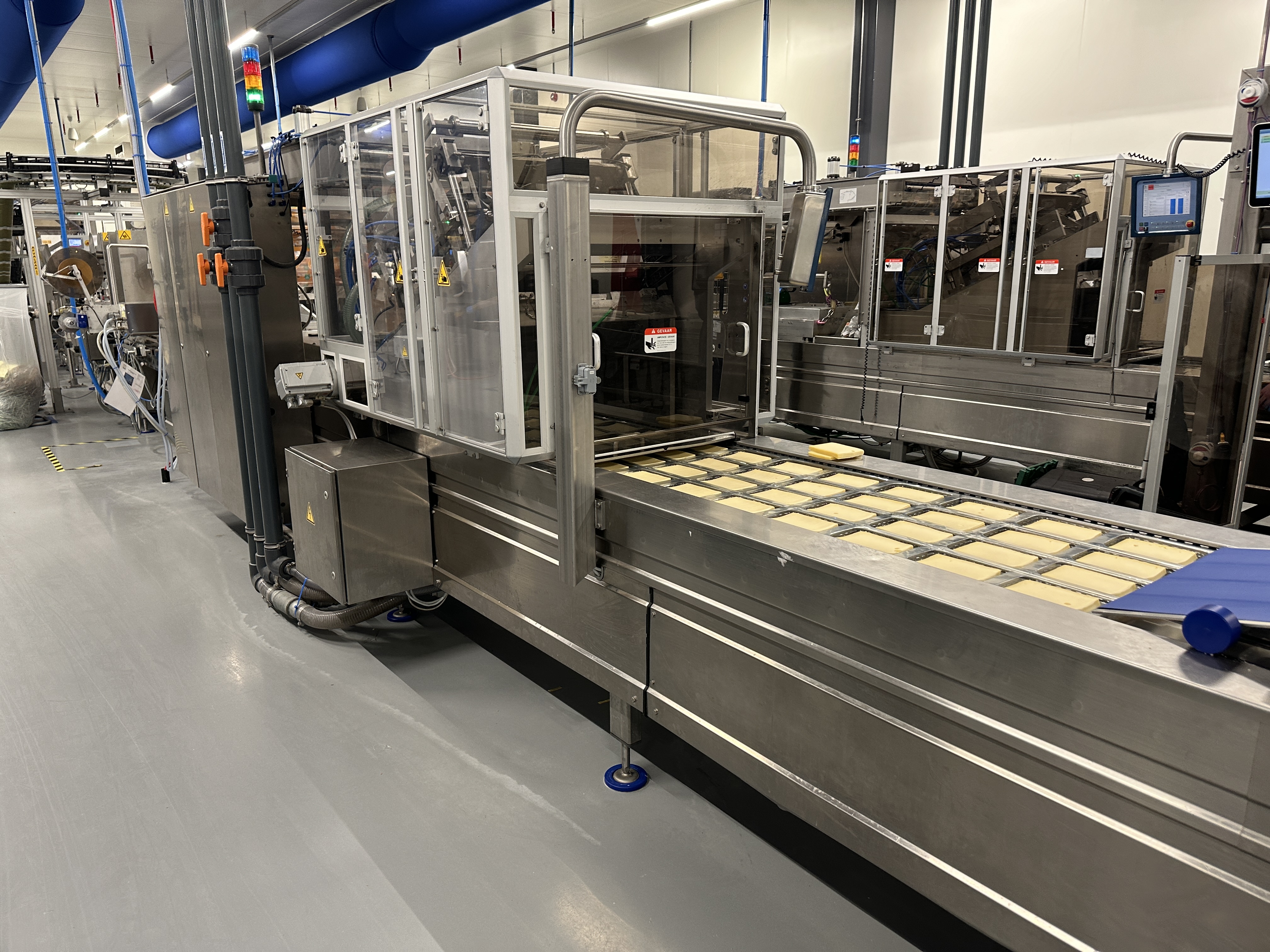 Used Multivac R530 complete line with Weber