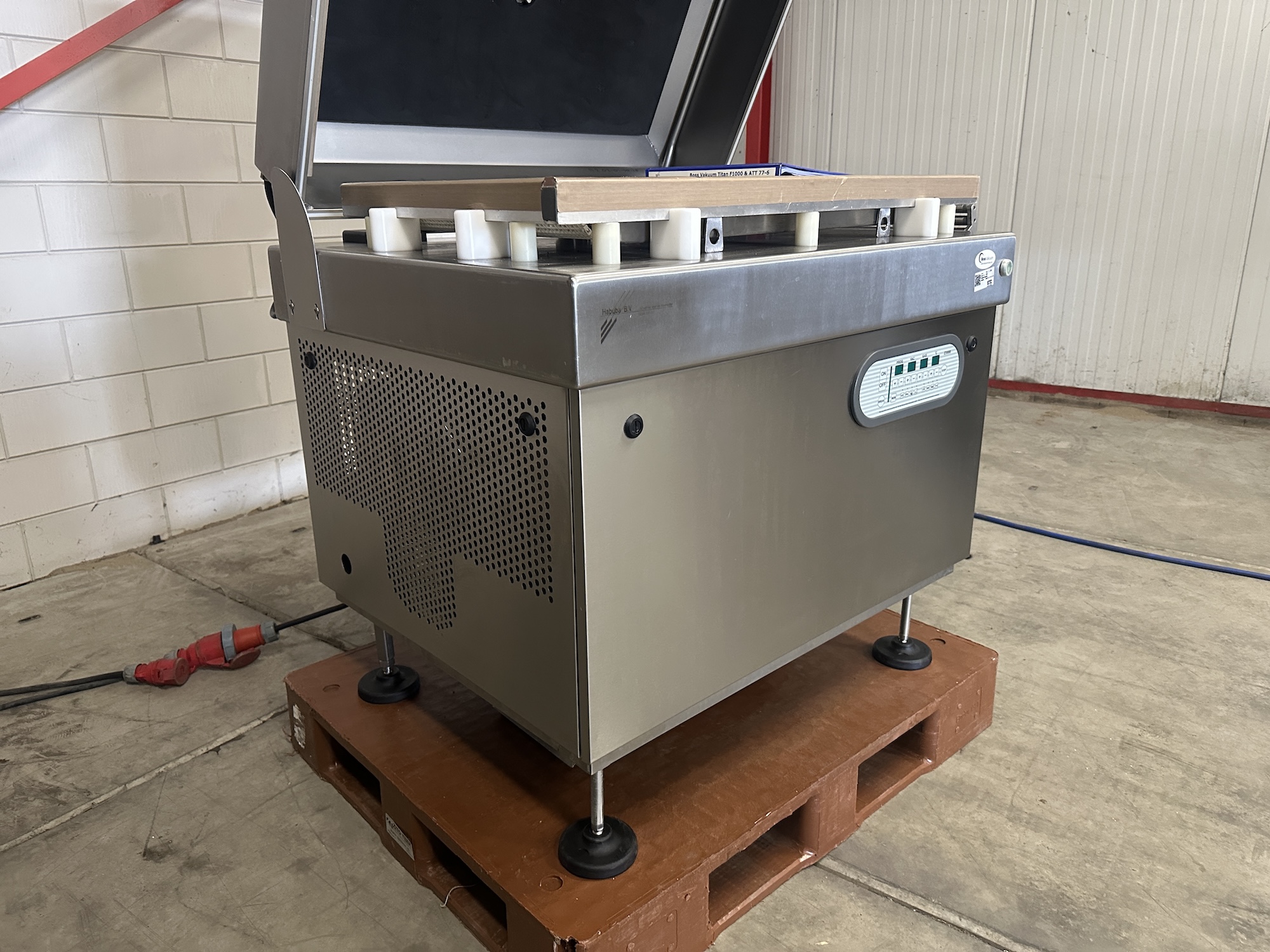 Used 2017 Boss Titan F-1000 Automatic