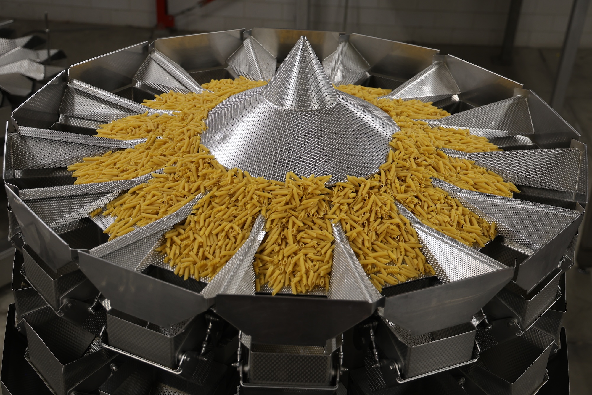 Used Yamato ADW-714-SWH multihead weigher