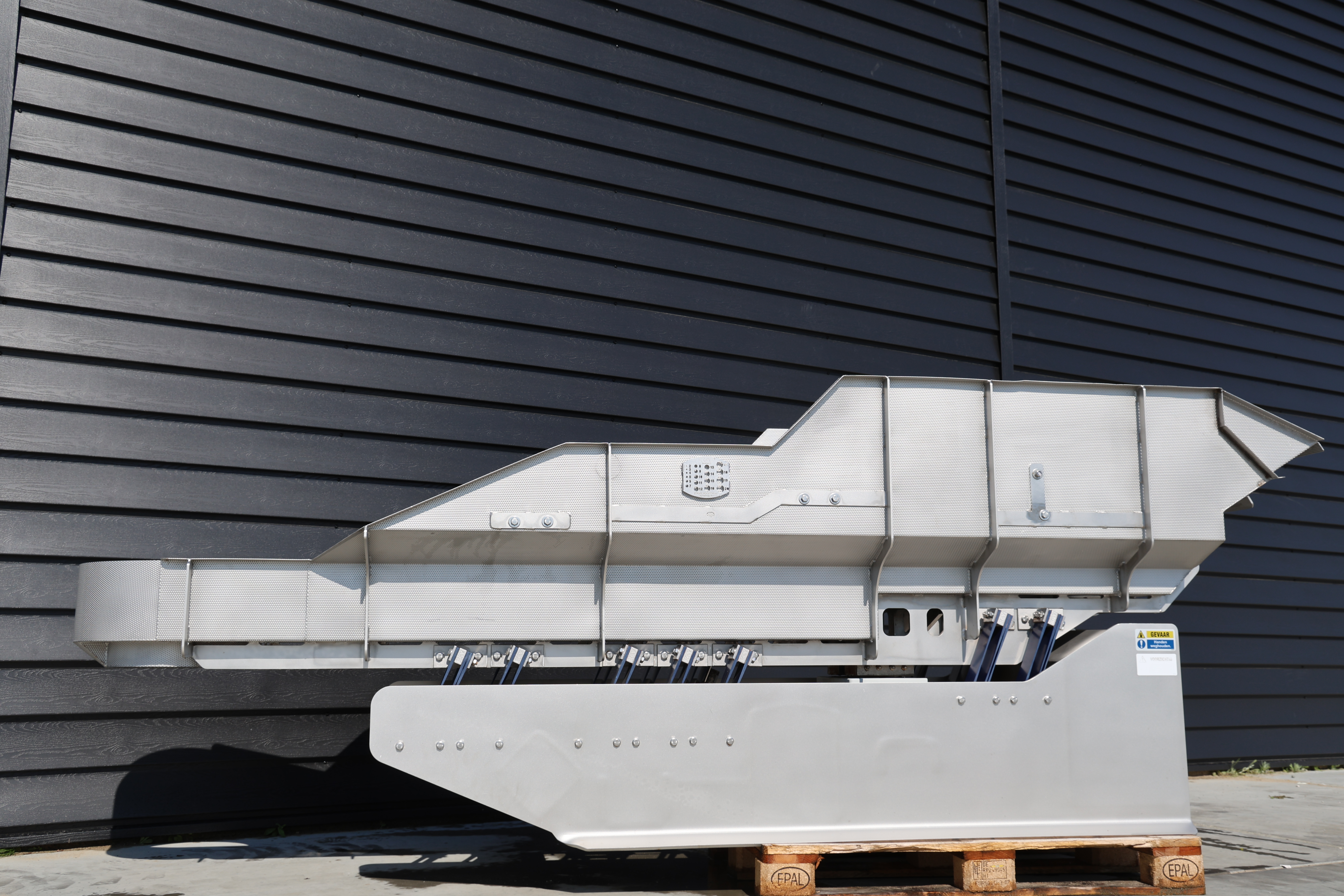 Used 2015 Key Vibratory feeder new