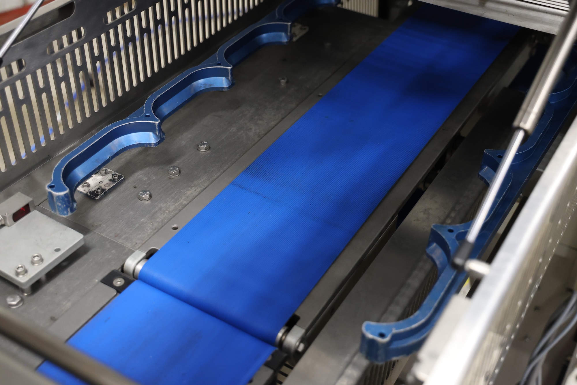 Used 2014 Proseal GT2 Vacuum traysealer