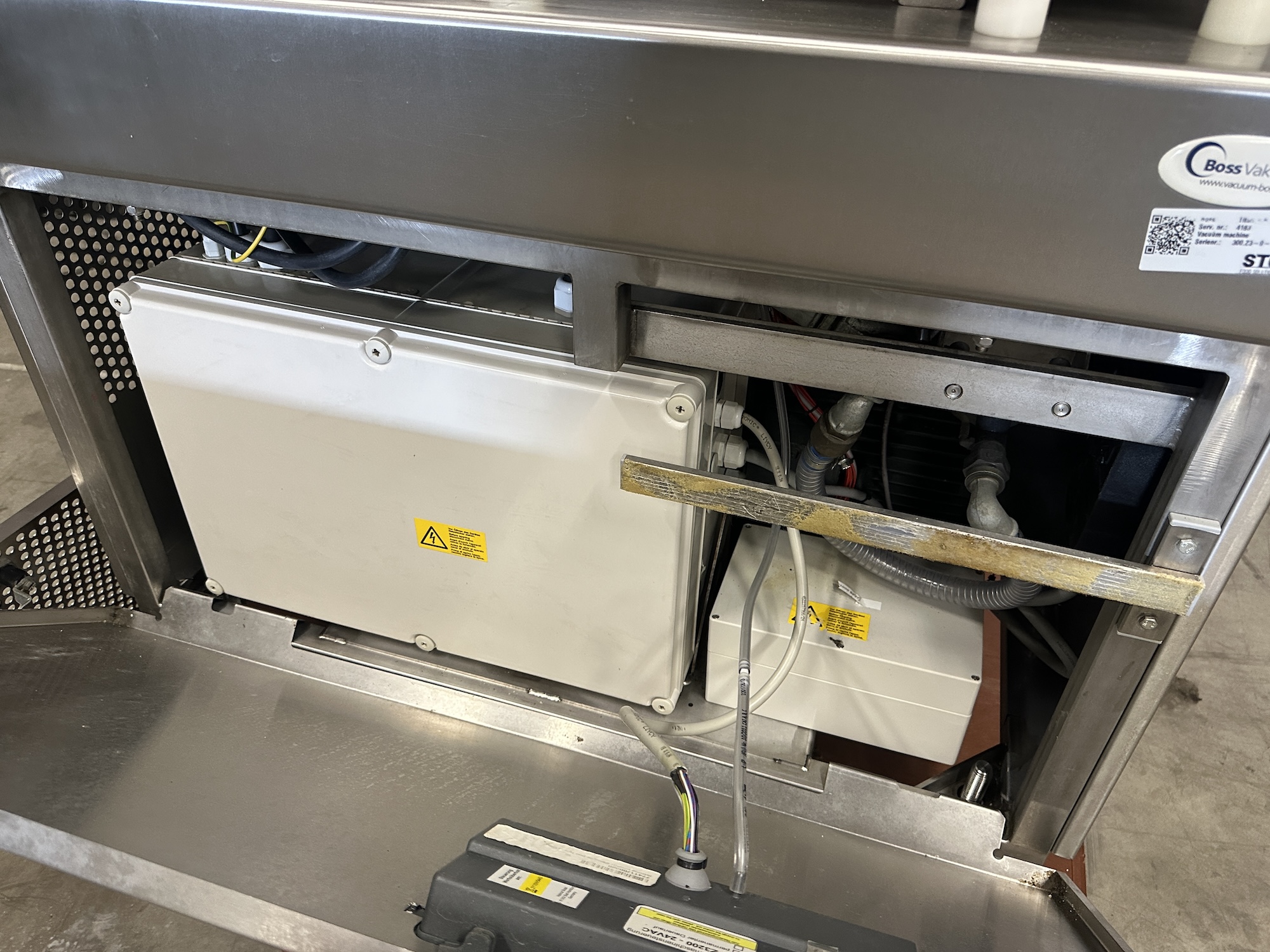 Used 2017 Boss Titan F-1000 Automatic