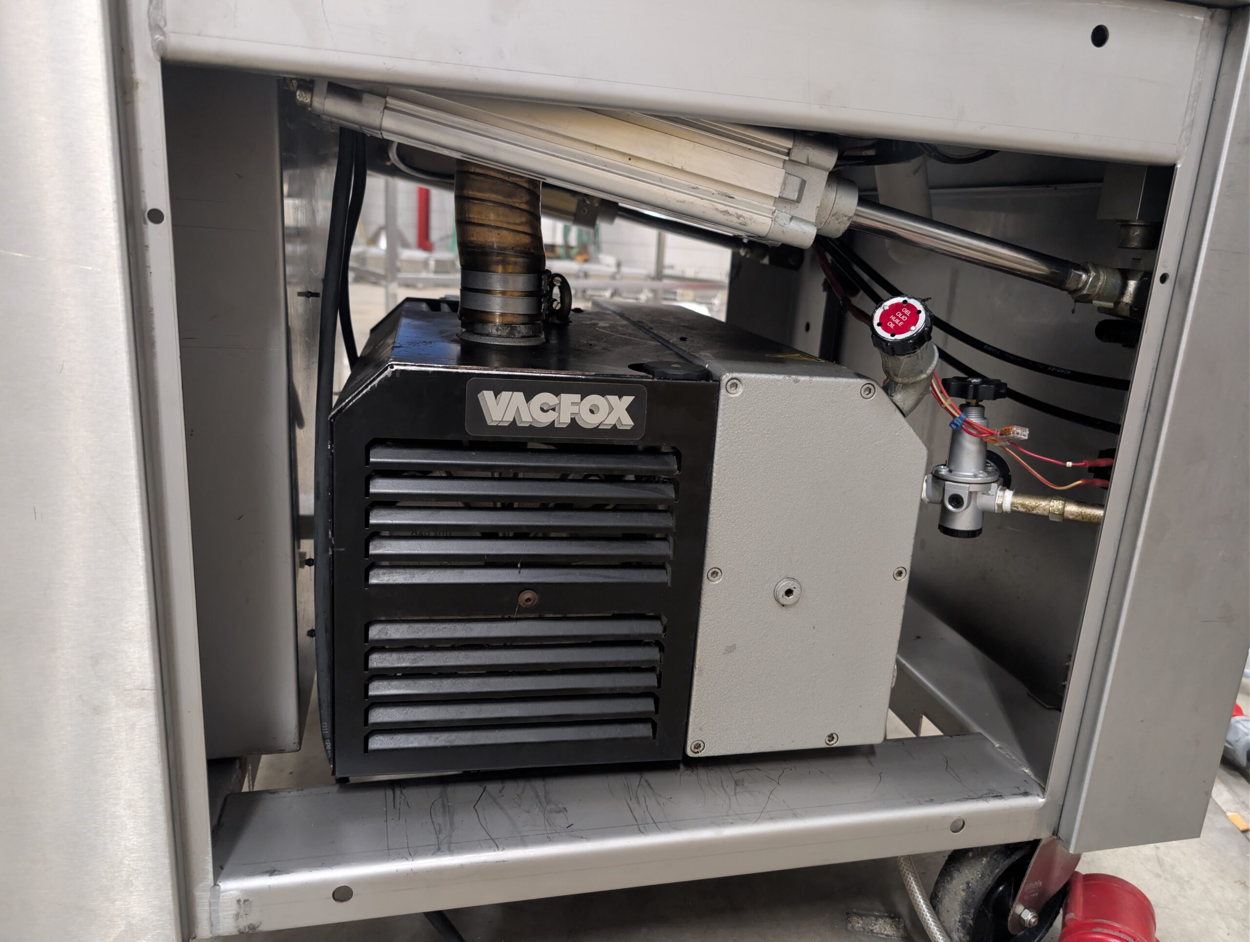 Used VC999 single-chamber vacuum packaging machine
