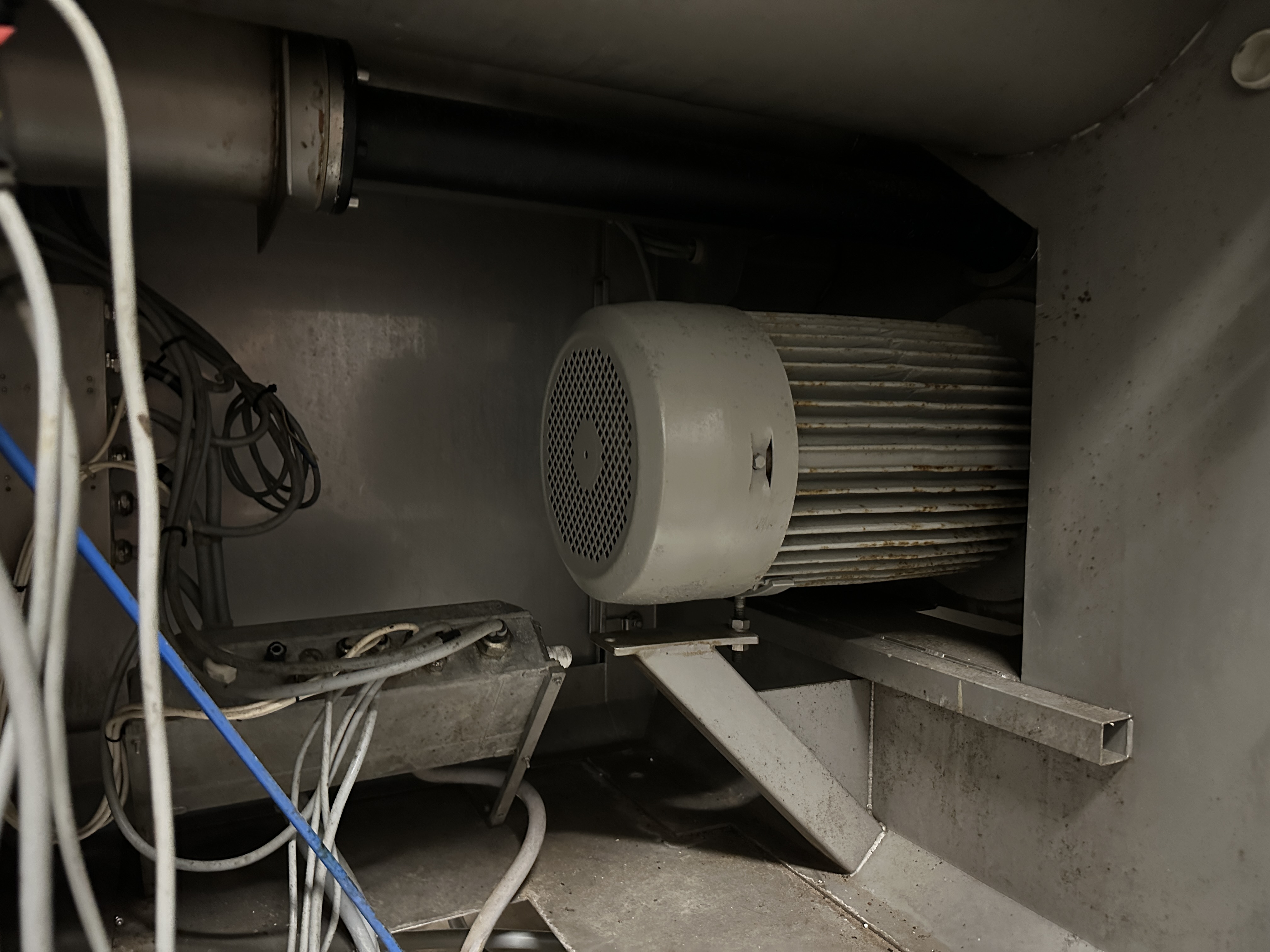 Used Wolfking SMG400/160 mixer grinder