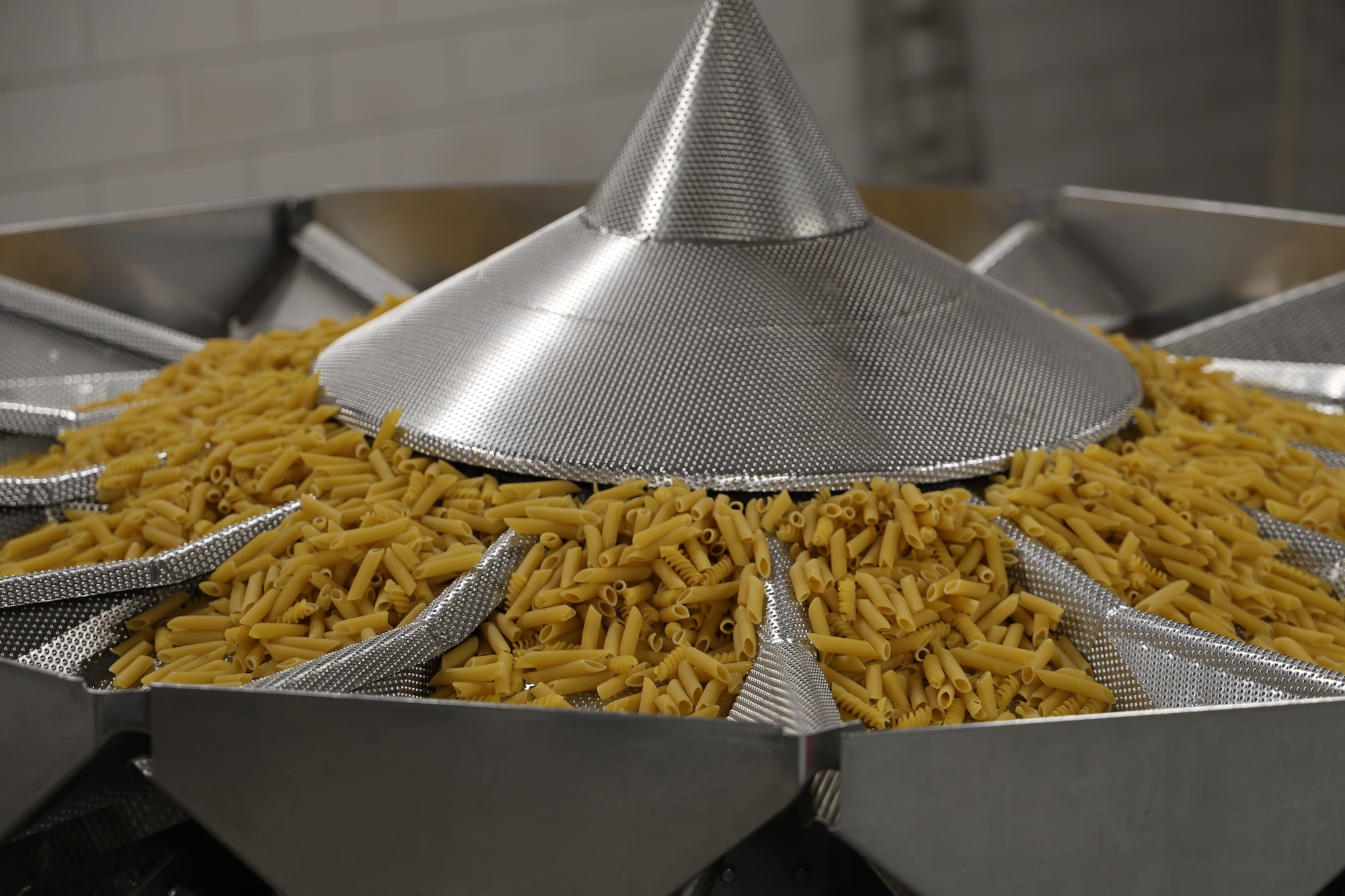 Used Yamato ADW-714-SWH multihead weigher