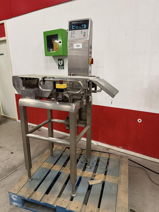 Used Anritsu checkweigher with automatic reject