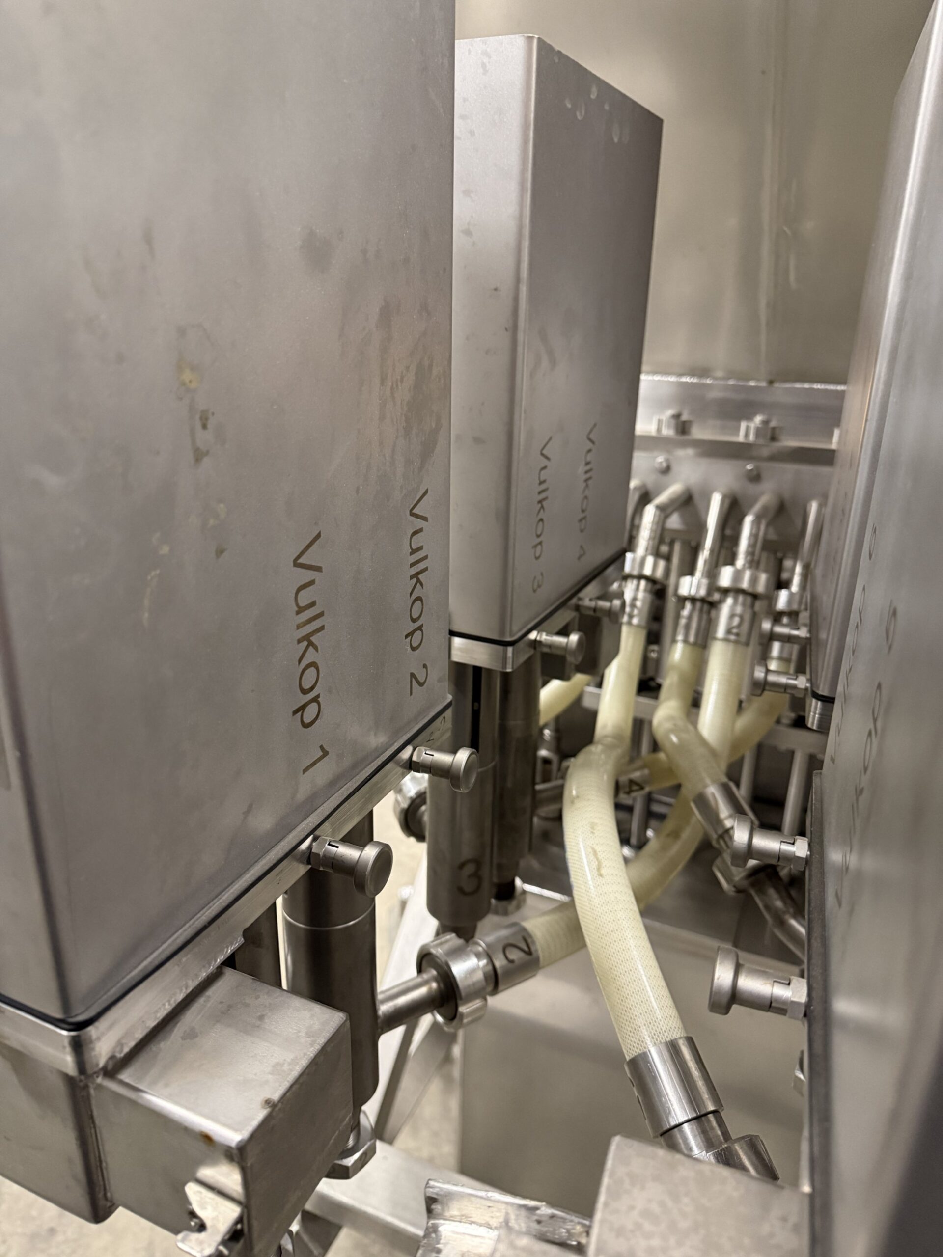 Used 8-head volumetric liquid filler for brine and sauces