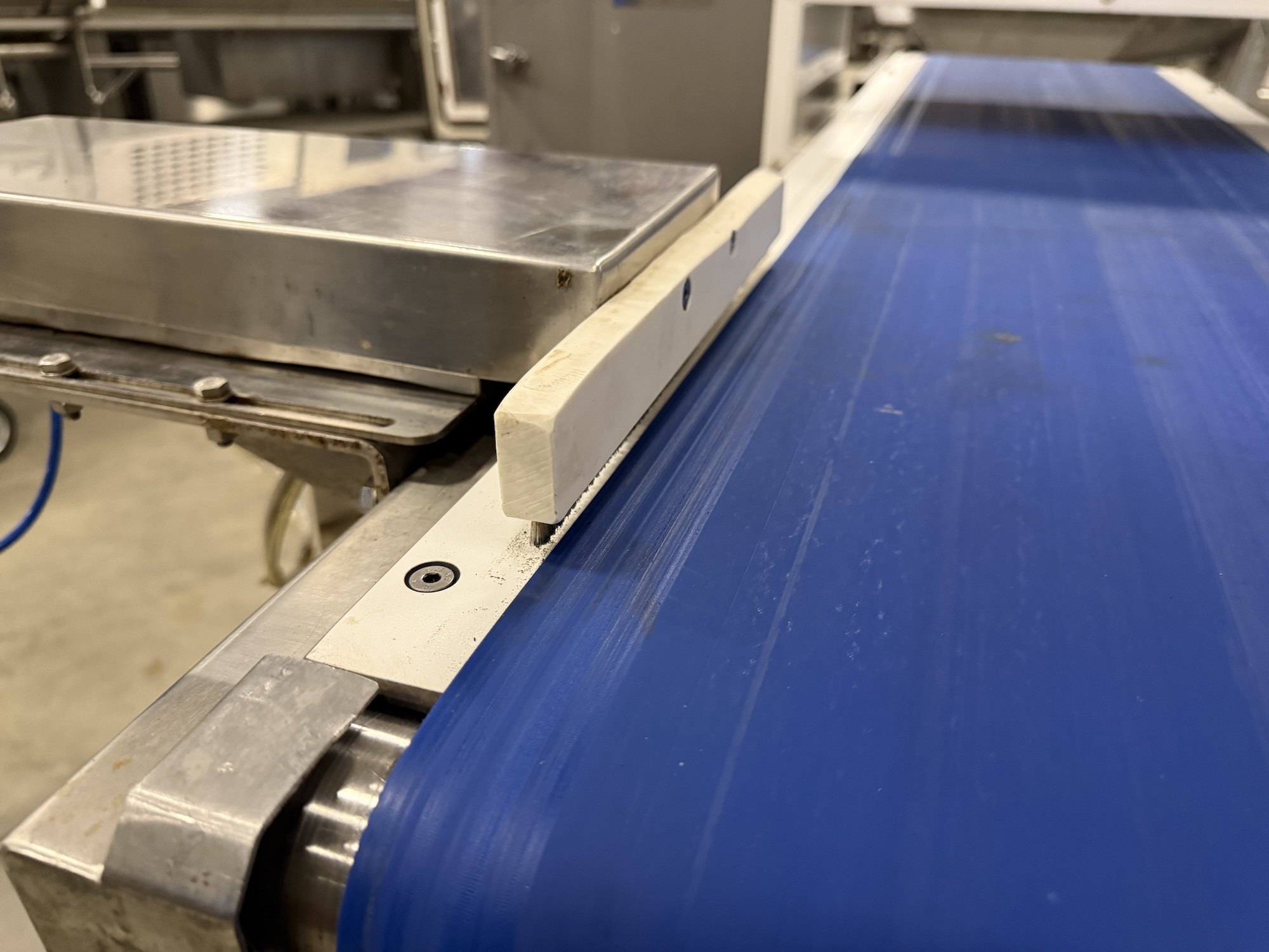 Used Goring Kerr metal detector with conveyor and reject bin