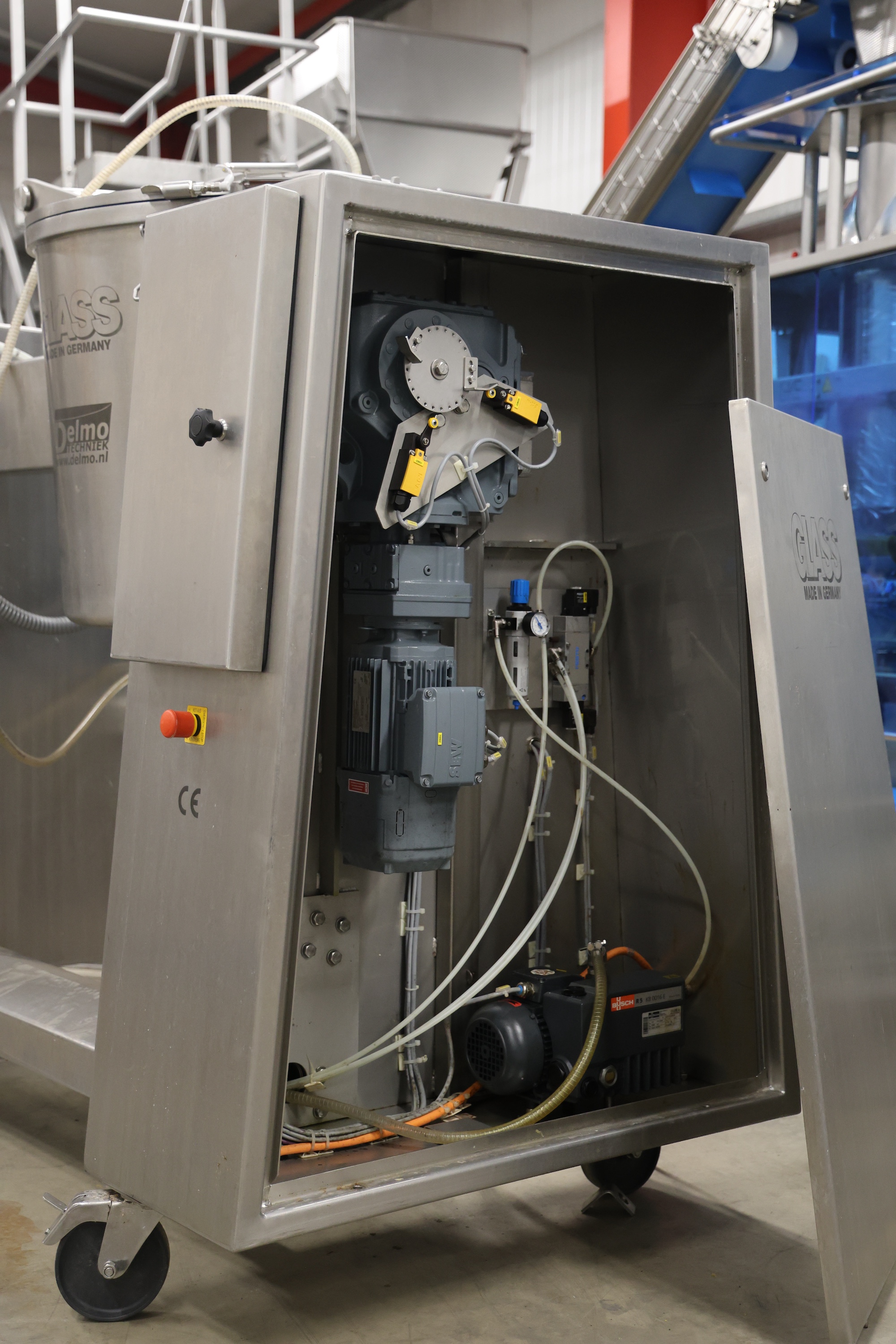 Used 2018 Glass VSM300 vacuum mixer